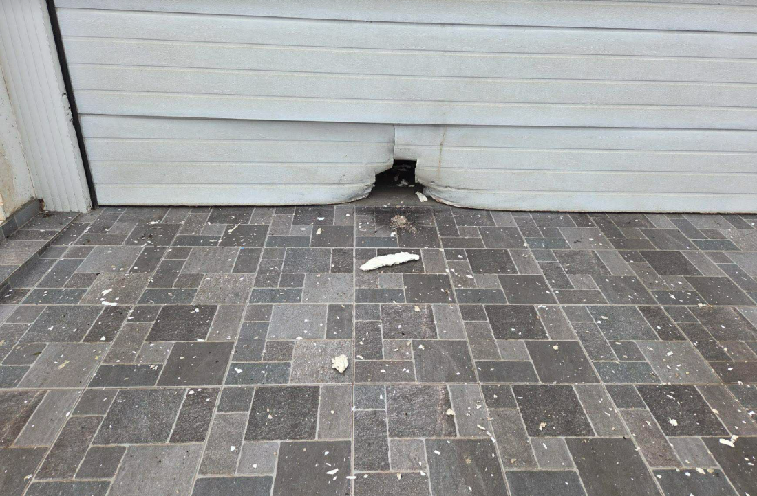 ΦΩΤΟ: Στο γκαράζ της οικίας του 49χρονου έβαλαν τον εκρηκτικό μηχανισμό, ψάχνουν σε κλειστά κυκλώματα