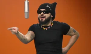 «Δεν παρακολουθώ τη Eurovision, είναι ένα πολύ περίεργο τραγούδι αλλά παρακαλάω τον Θεό να πάει καλά»