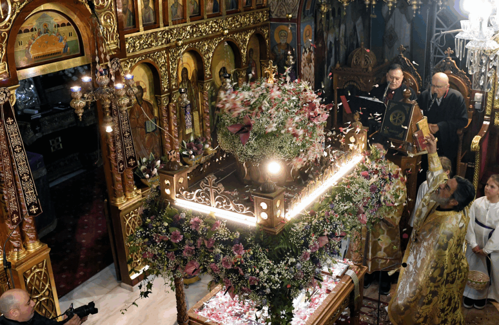 &Phi;&Omega;&Tau;&Omicron;: &Iota;&delta;&omicron;ύ &tau;&alpha; &Epsilon;&gamma;&kappa;ώ&mu;&iota;&alpha; &pi;&omicron;&upsilon; έ&gamma;&rho;&alpha;&psi;&epsilon; &eta; &Epsilon;&kappa;&kappa;&lambda;&eta;&sigma;ί&alpha; &gamma;&iota;&alpha; &tau;&omicron; &Kappa;&upsilon;&pi;&rho;&iota;&alpha;&kappa;ό