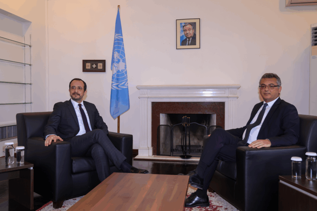 &Pi;&rho;&omicron;&sigma;&delta;&omicron;&kappa;ί&epsilon;&sigmaf; &epsilon;&nu; &mu;έ&sigma;&omega; &delta;&iota;&alpha;&phi;&omega;&nu;&iota;ώ&nu; &sigma;&tau;&omicron; &tau;&epsilon;&tau; &alpha; &tau;&epsilon;&tau; &Chi;&rho;&iota;&sigma;&tau;&omicron;&delta;&omicron;&upsilon;&lambda;ί&delta;&eta;-Έ&rho;&chi;&iota;&omicron;&upsilon;&rho;&mu;&alpha;&nu;, &theta;&omicron;&lambda;ό &tau;&omicron; &sigma;&kappa;&eta;&nu;&iota;&kappa;ό &gamma;&iota;&alpha; &tau;&alpha; &Mu;&Omicron;&Epsilon;