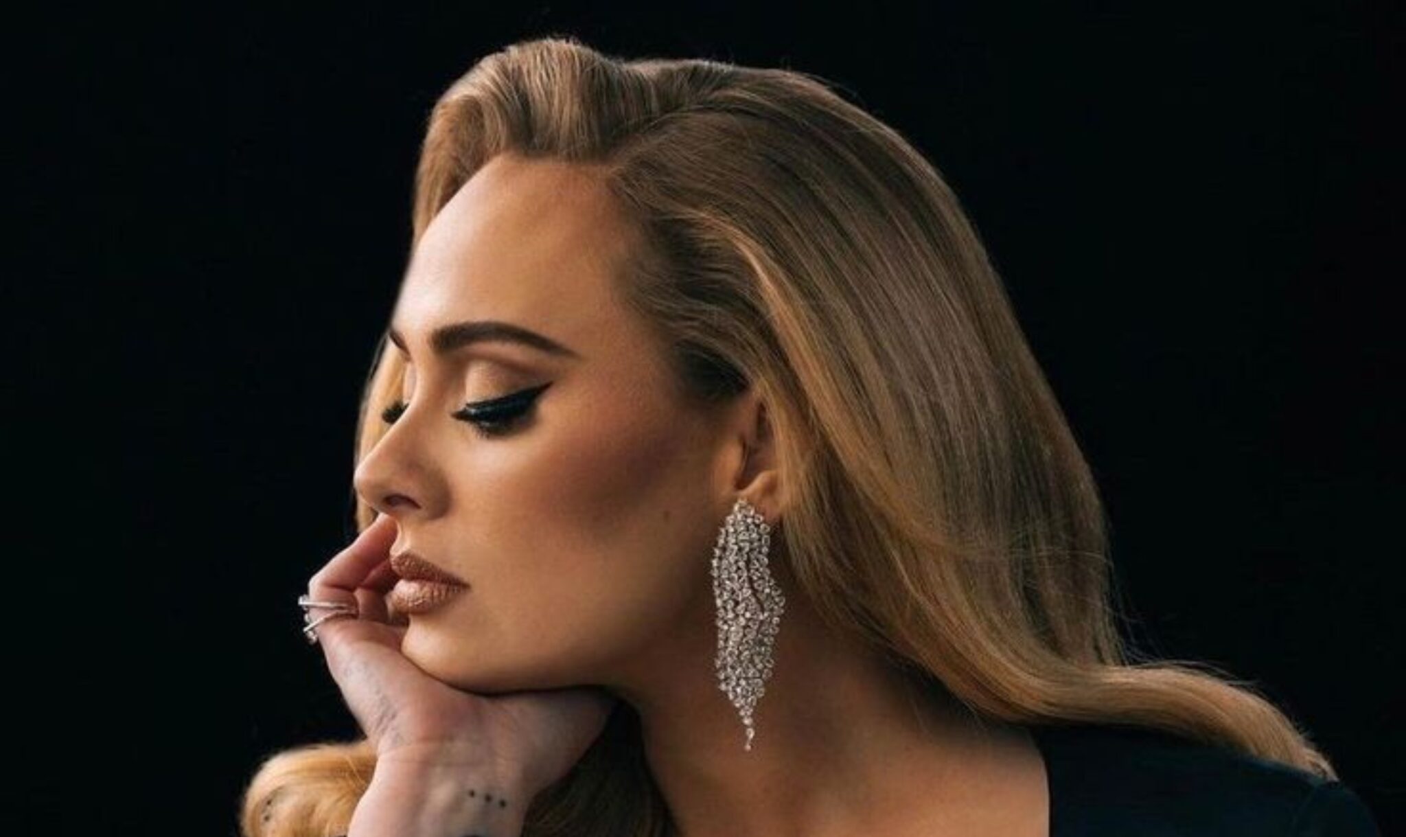 Adele: Eπιστρέφει στο στούντιο ηχογράφησης μετά από πέντε χρόνια – Τι να περιμένουμε;