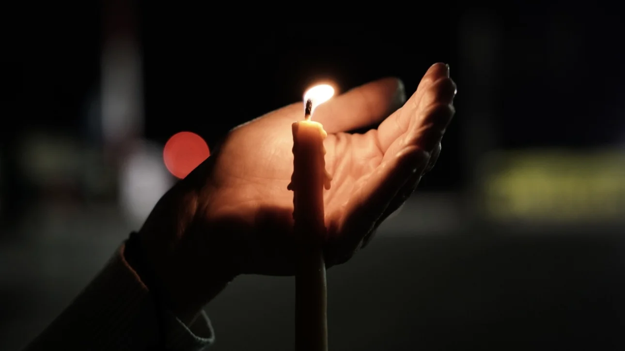 Αυτή είναι η ακριβής ώρα άφιξης του Αγίου Φωτός στην Κύπρο