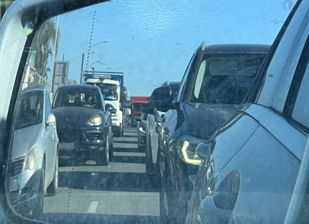 ΦΩΤΟ: Ξύπνησε ξανά ο «εφιάλτης» του κυκλοφοριακού μετά τις διακοπές του Πάσχα