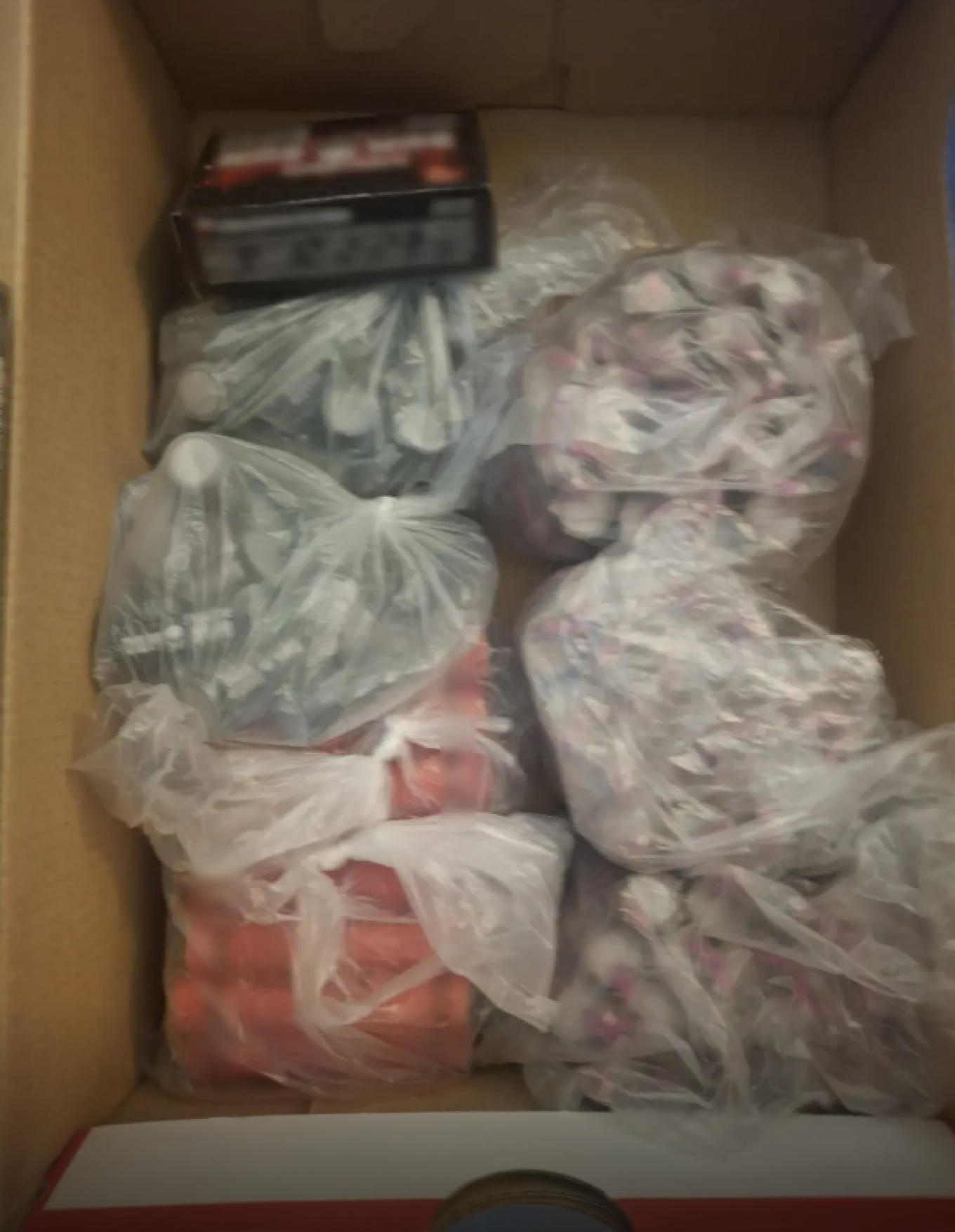 Κατασχέθηκαν 794 κροτίδες και συνελήφθησαν τρεις ανήλικοι στην Αθήνα (ΦΩΤΟ)