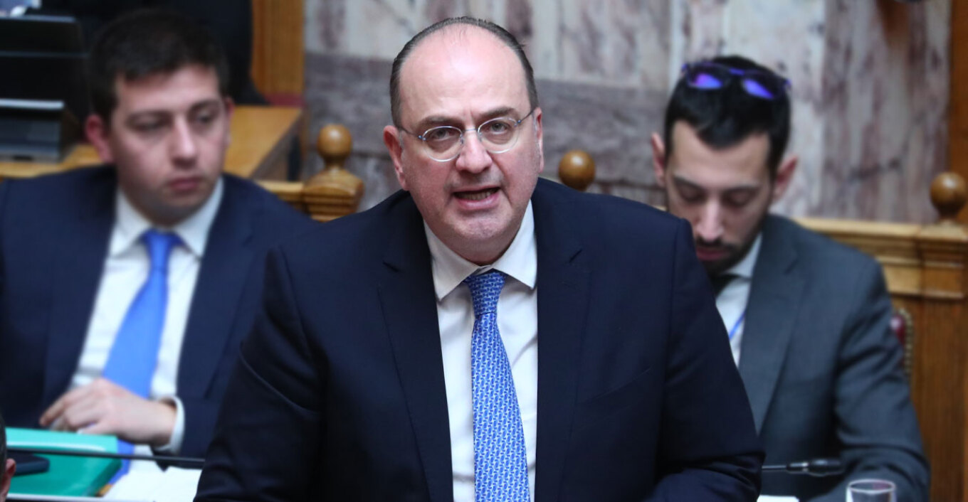 Ελλάδα: Παραιτήθηκε ο Μακάριος Λαζαρίδης μετά το σάλο για το πτυχίο του