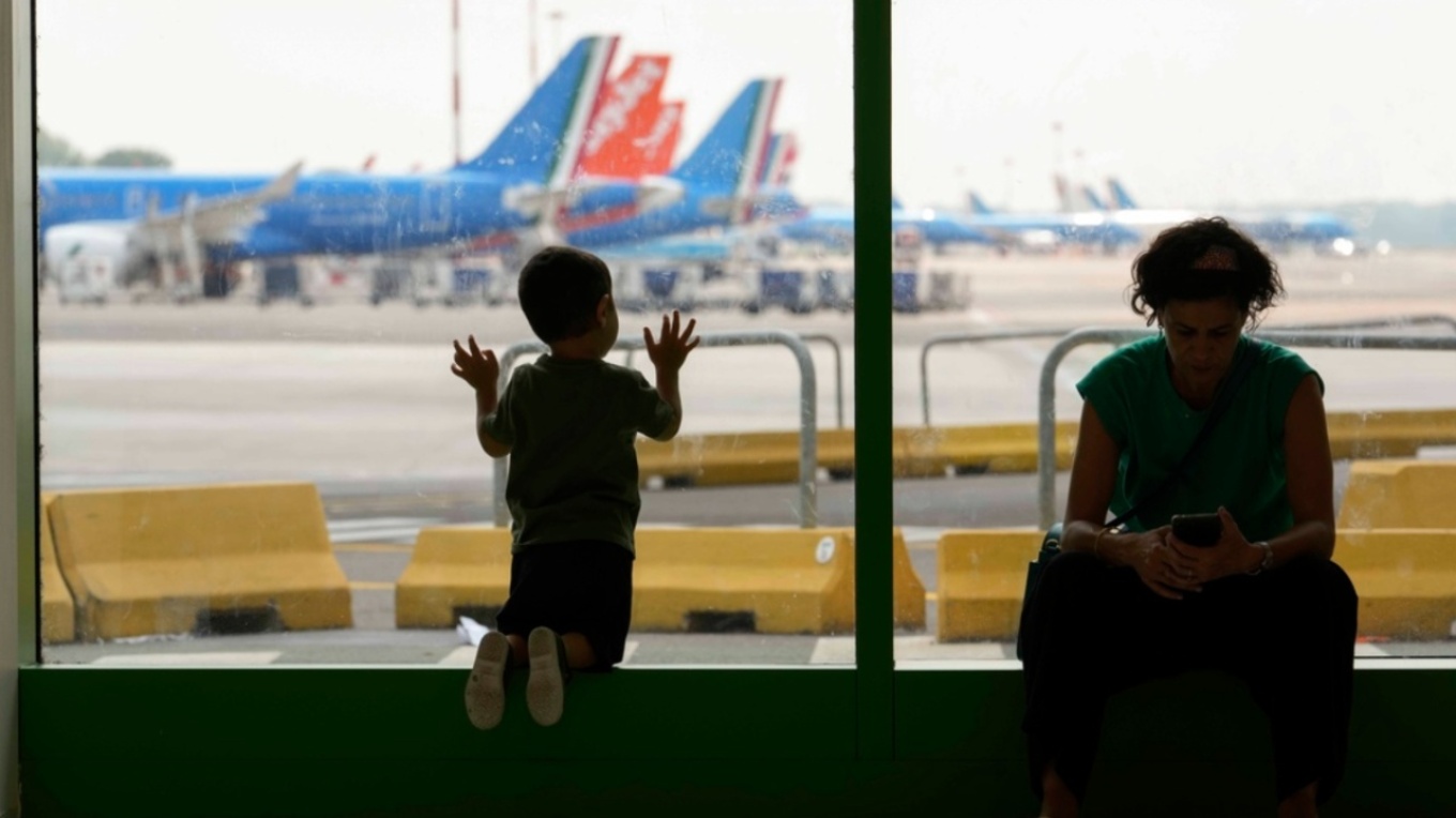 Περιορισμοί στον ανεφοδιασμό με καύσιμα σε τέσσερα αεροδρόμια της Ιταλίας