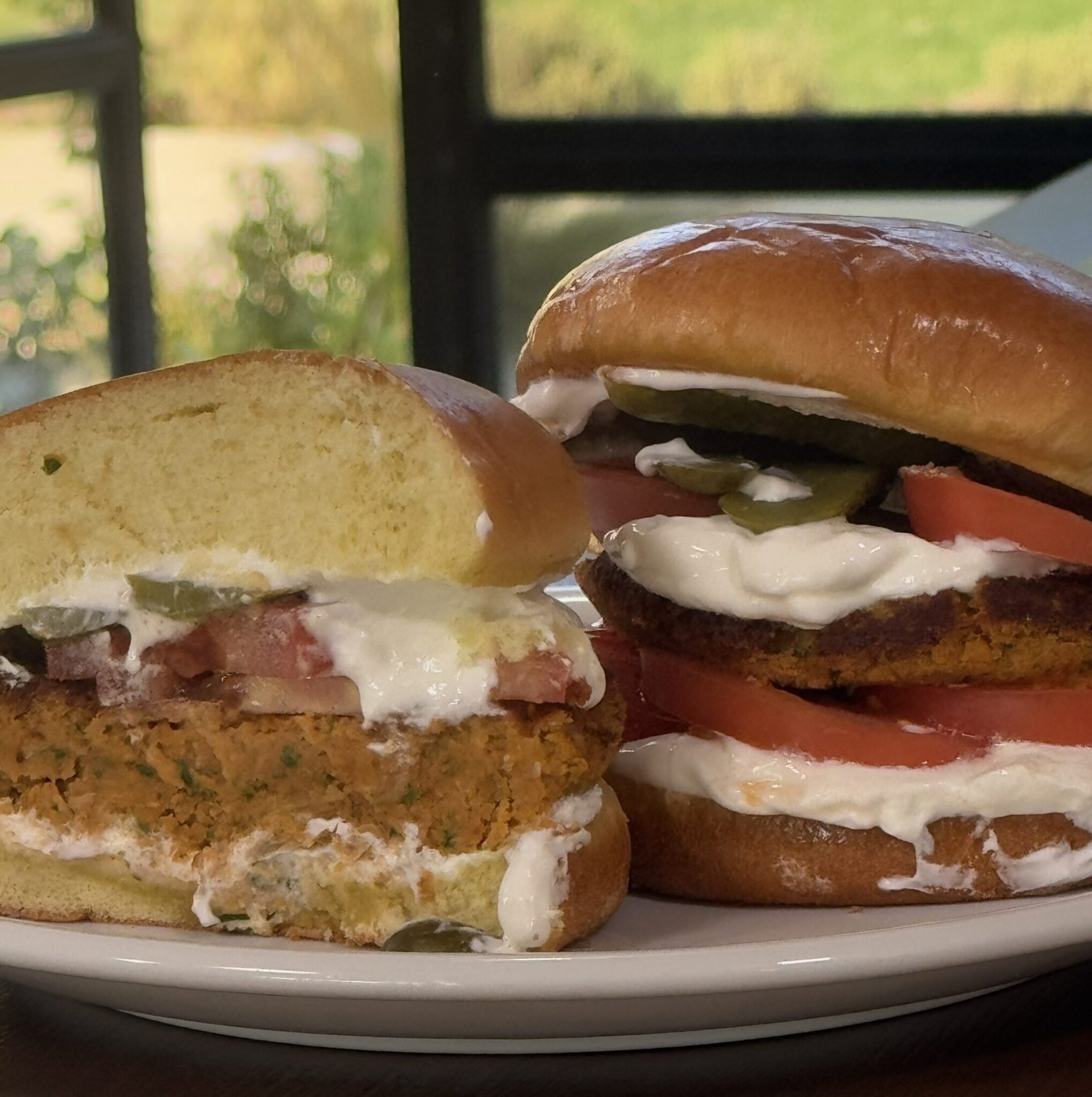 Μπιφτεκάκια από φασόλια γιαχνί