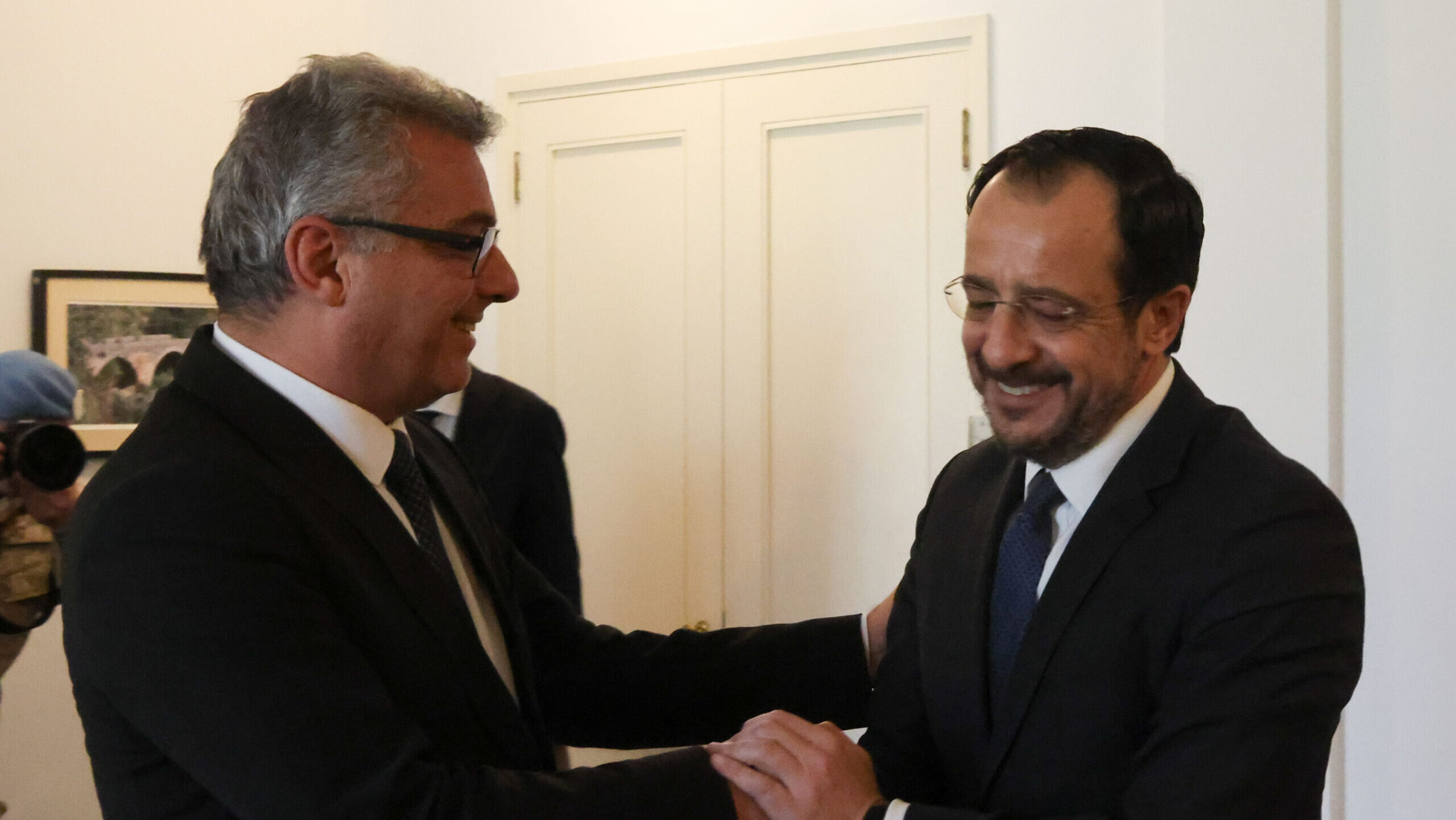 &Phi;&Omega;&Tau;&Omicron;: &Sigma;&epsilon; &epsilon;&xi;έ&lambda;&iota;&xi;&eta; &tau;&omicron; &tau;&epsilon;&tau;-&alpha;-&tau;&epsilon;&tau; &Chi;&rho;&iota;&sigma;&tau;&omicron;&delta;&omicron;&upsilon;&lambda;ί&delta;&eta; &kappa;&alpha;&iota; Έ&rho;&chi;&iota;&omicron;&upsilon;&rho;&mu;&alpha;&nu; &sigma;&tau;&eta;&nu; &omicron;&iota;&kappa;ί&alpha; &Nu;&tau;&iota;ά&nu;