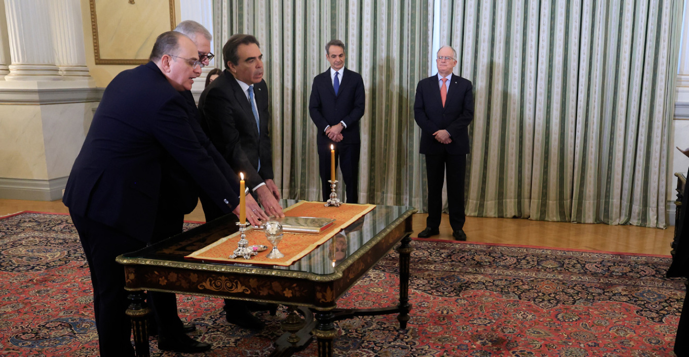 Ορκίστηκαν οι νέοι Υπουργοί της κυβέρνησης στην Ελλάδα