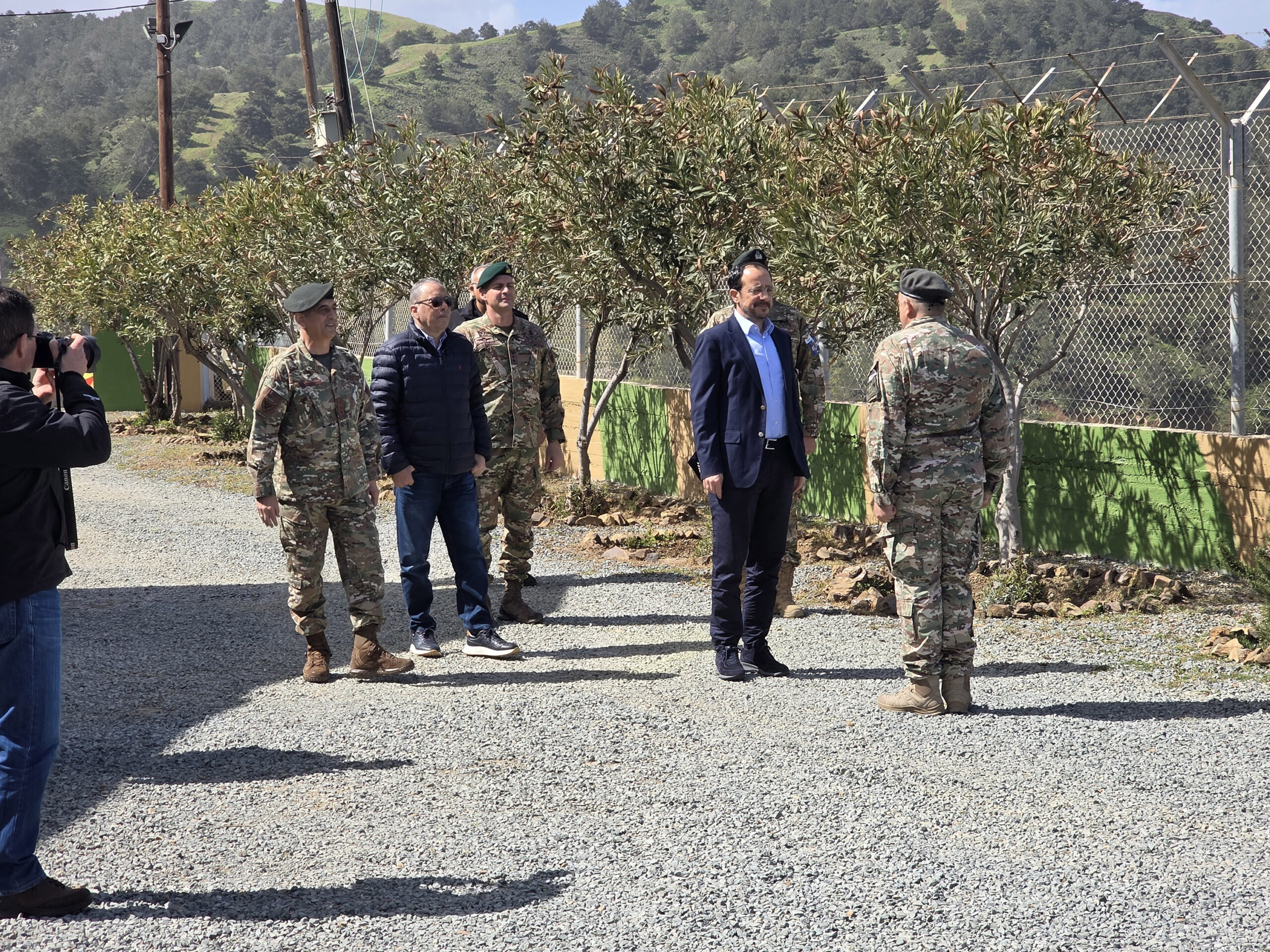 &laquo;&Epsilon;ί&mu;&alpha;&sigma;&tau;&epsilon; &pi;&epsilon;&rho;ή&phi;&alpha;&nu;&omicron;&iota; &gamma;&iota;&alpha; &tau;&eta;&nu; &Epsilon;&theta;&nu;&iota;&kappa;ή &Phi;&rho;&omicron;&upsilon;&rho;ά&raquo;: &Sigma;&tau;&omicron; &phi;&upsilon;&lambda;ά&kappa;&iota;&omicron; &laquo;&Alpha;&lambda;&epsilon;ύ&kappa;&alpha;&raquo; &omicron; &Pi;&tau;&Delta;, &omicron;&iota; &epsilon;&upsilon;&chi;έ&sigmaf; &sigma;&tau;&omicron;&upsilon;&sigmaf; &Sigma;&Upsilon;&Omicron;&Pi; (&Phi;&Omega;&Tau;&Omicron;)