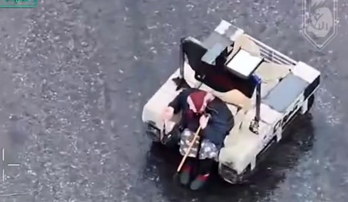 ΒΙΝΤΕΟ: Ρομπότ διέσωσε ηλικιωμένη Ουκρανή από την πρώτη γραμμή του μετώπου