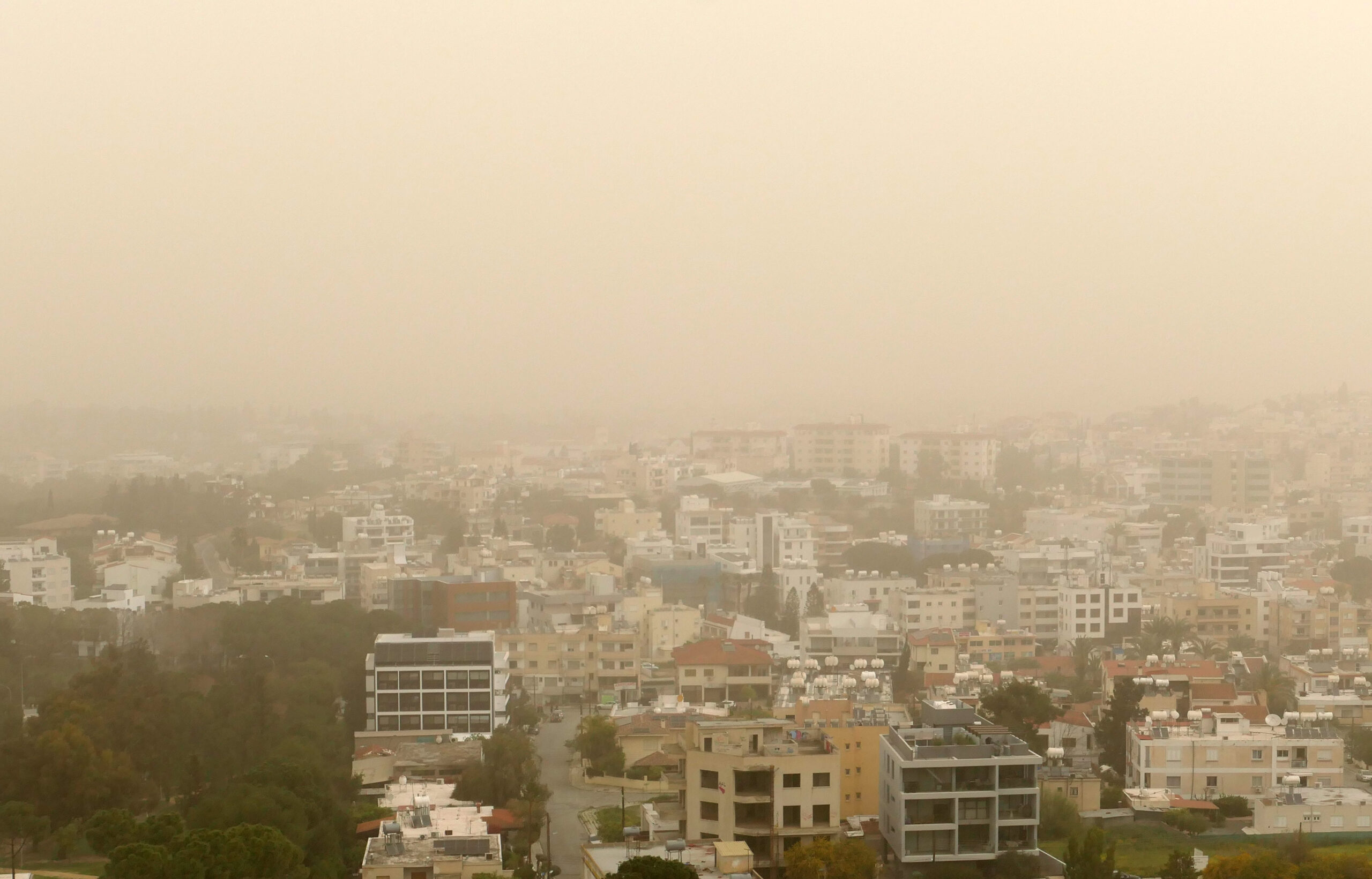 &laquo;&Kappa;&omicron;&kappa;&tau;έ&iota;&lambda;&raquo; &sigma;&kappa;ό&nu;&eta;&sigmaf;, &beta;&rho;&omicron;&chi;ώ&nu; &kappa;&alpha;&iota; &kappa;&alpha;&tau;&alpha;&iota;&gamma;ί&delta;&omega;&nu;, &pi;ό&tau;&epsilon; &laquo;&kappa;&alpha;&theta;&alpha;&rho;ί&zeta;&epsilon;&iota;&raquo; &eta; &alpha;&tau;&mu;ό&sigma;&phi;&alpha;&iota;&rho;&alpha;