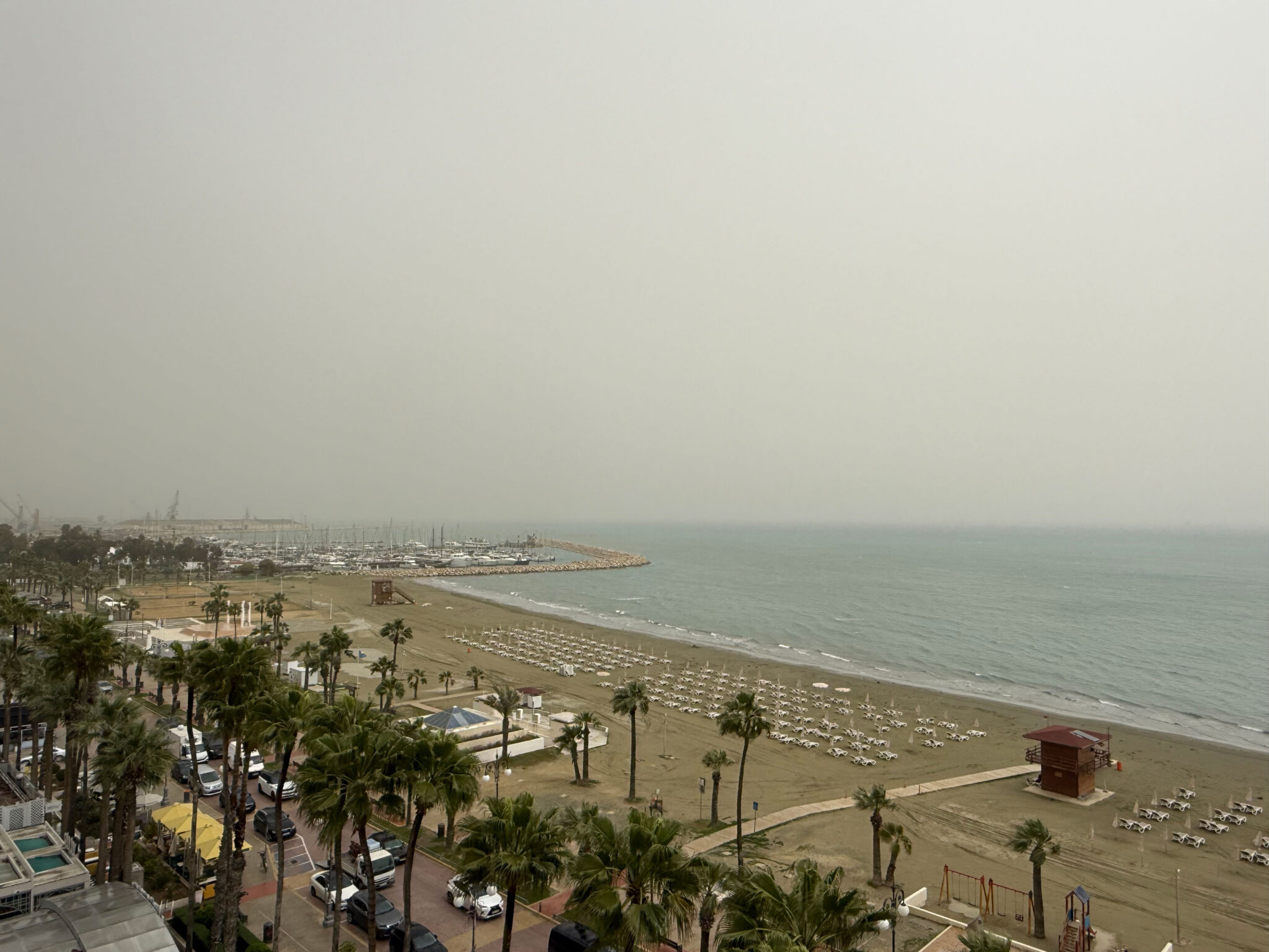 Νέα έκτακτη προειδοποίηση για το πέπλο αφρικανικής σκόνης που «πνίγει» την Κύπρο, έρχονται βροχές και καταιγίδες