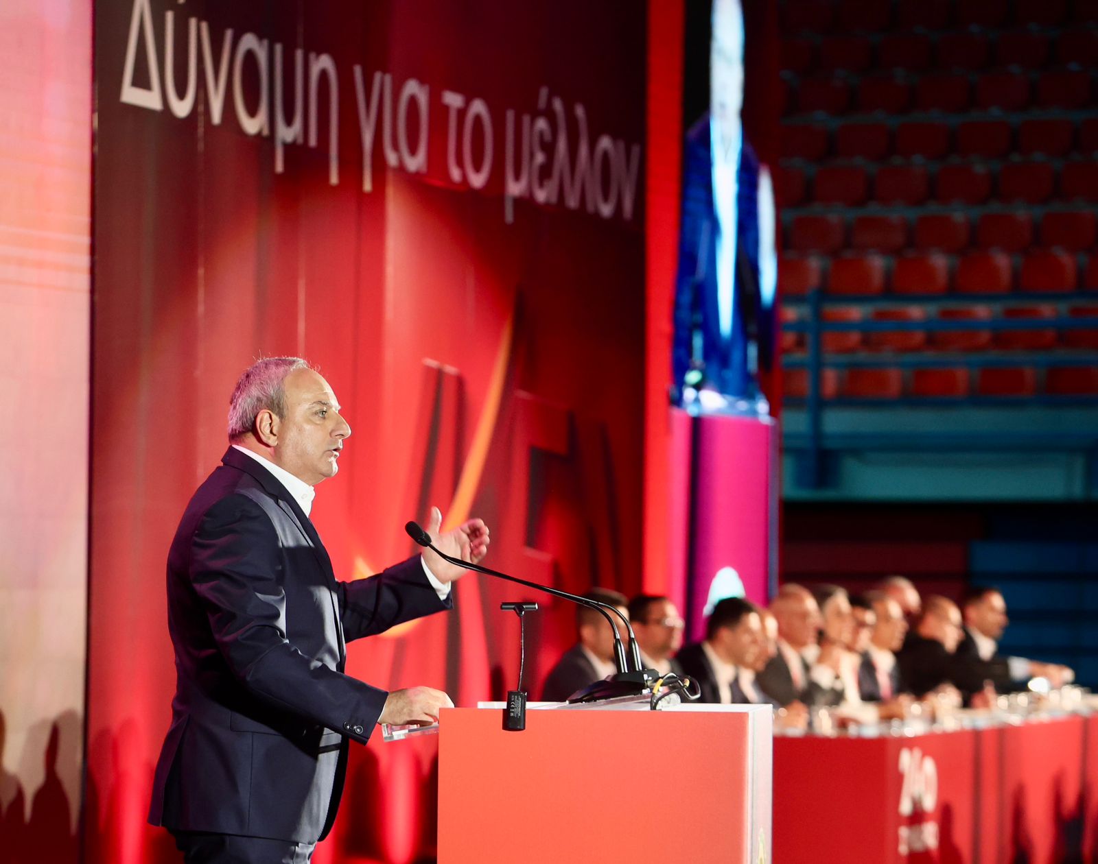 Ο Στέφανος στην αναζήτηση συμμάχων