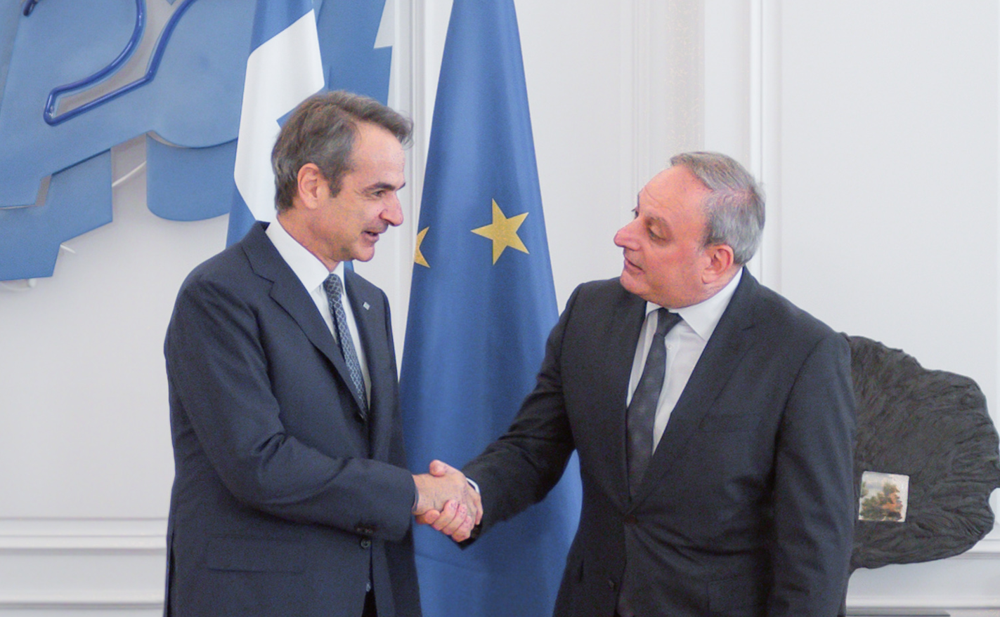 «Συμφωνήσαμε να βρισκόμαστε σε επαφή»: Τα είπε με Μητσοτάκη για Κυπριακό ο Στεφάνου