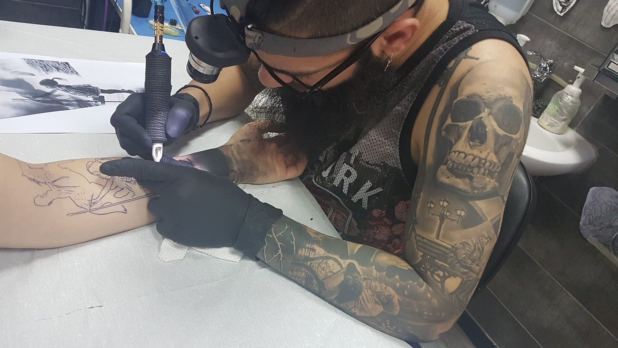 Θέλεις ένα tattoo για να στηρίξεις τα άτομα με αυτισμό; Μάθε που και πότε μπορείς να το κάνεις