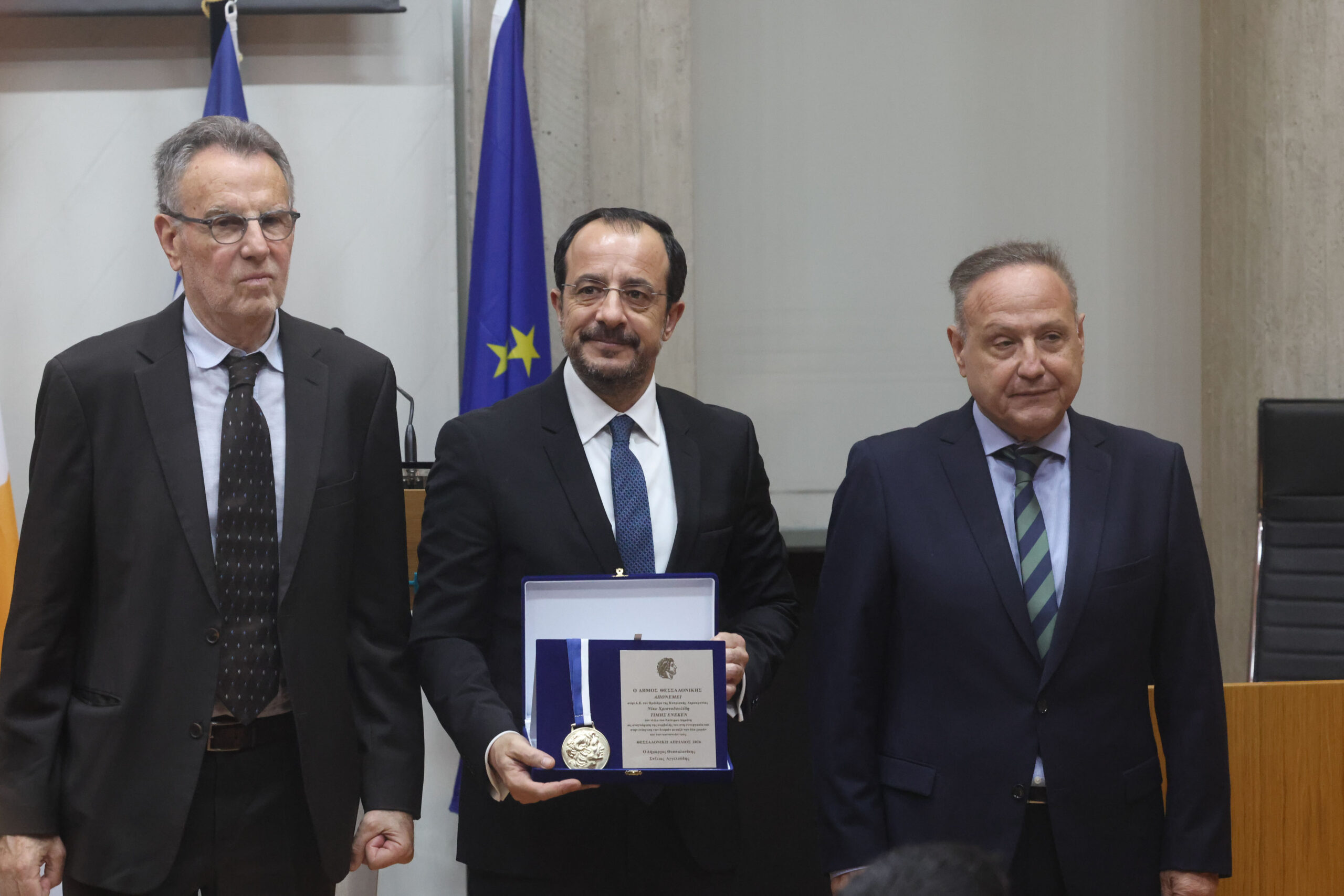 &Epsilon;&pi;ί&tau;&iota;&mu;&omicron;&sigmaf; &Delta;&eta;&mu;ό&tau;&eta;&sigmaf; &Theta;&epsilon;&sigma;&sigma;&alpha;&lambda;&omicron;&nu;ί&kappa;&eta;&sigmaf; &omicron; &Pi;&tau;&Delta;: T&omicron; ά&rho;&theta;&rho;&omicron; 42,7 &tau;&eta;&sigmaf; &Sigma;&upsilon;&nu;&theta;ή&kappa;&eta;&sigmaf; &Epsilon;&Epsilon; &epsilon;&nu;ώ&pi;&iota;&omicron;&nu; &tau;&omicron;&upsilon; Ά&tau;&upsilon;&pi;&omicron;&upsilon; &Sigma;&upsilon;&mu;&beta;&omicron;&upsilon;&lambda;ί&omicron;&upsilon; &sigma;&tau;&eta; &Lambda;&epsilon;&upsilon;&kappa;&omega;&sigma;ί&alpha;