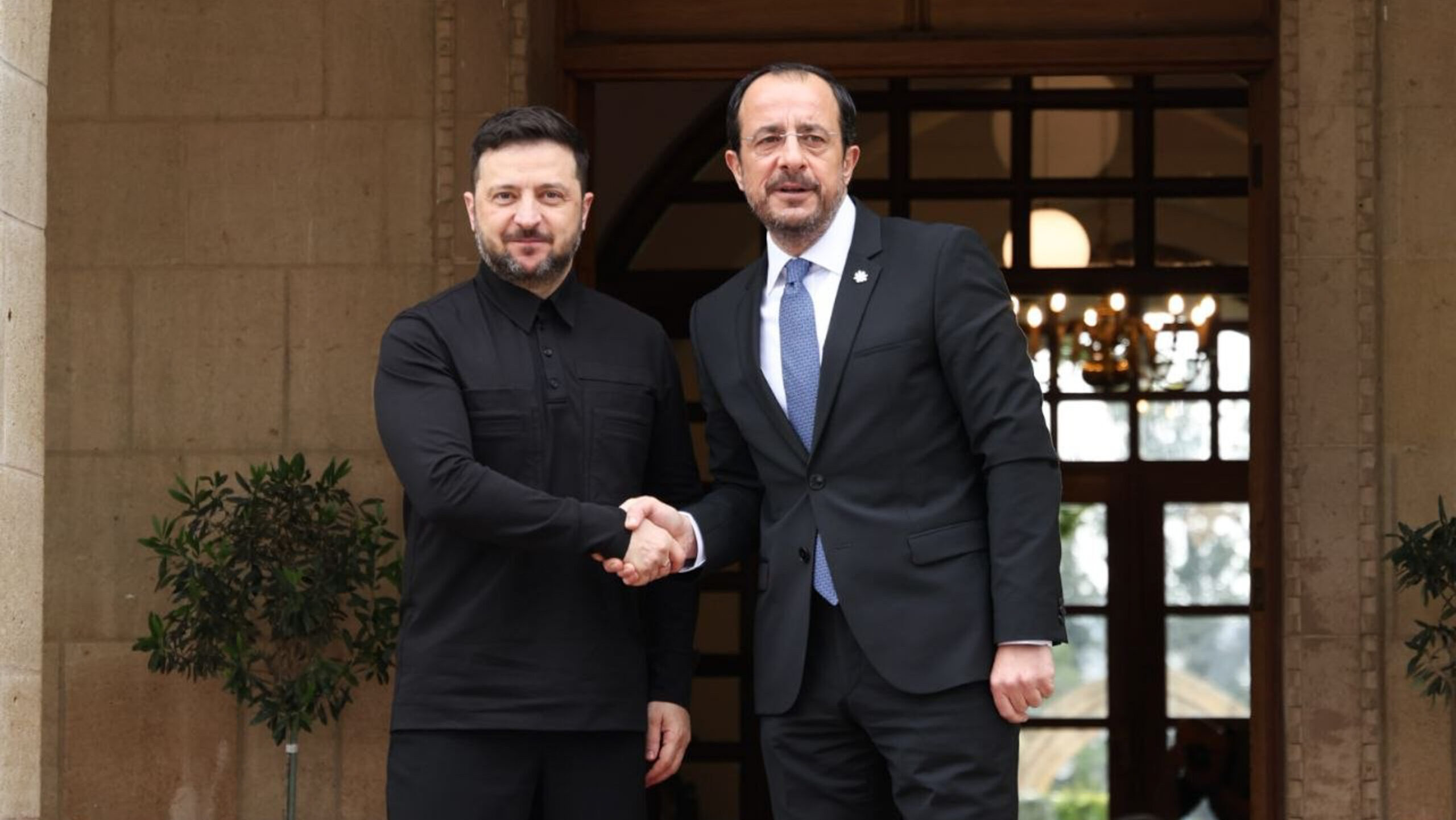 Έρχεται Λευκωσία ο Ζελένσκι για την Άτυπη Σύνοδο Κορυφής μετά το deal για το δάνειο των €90 δις