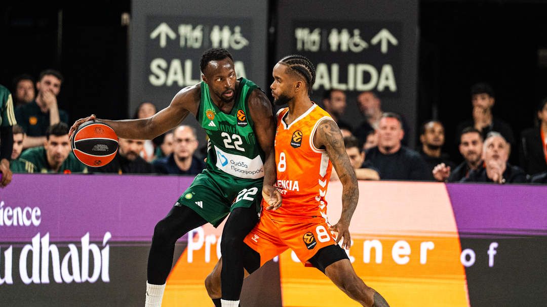 Τέζαρε την Βαλένθια με αδιανόητο buzzer-beater του Χέις Ντέιβις και είναι μια ανάσα από το Final4 ο Παναθηναϊκός