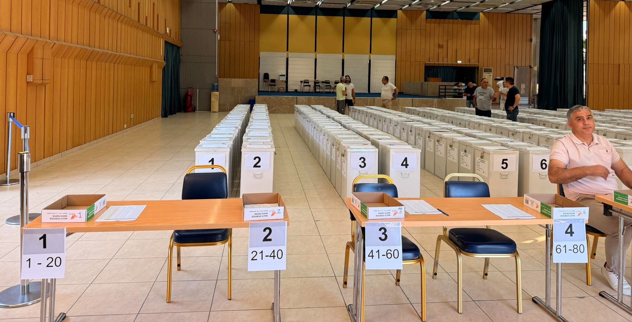 ΦΩΤΟ: Ξεκίνησε η παράδοση των καλπών στις διάφορες Επαρχίες