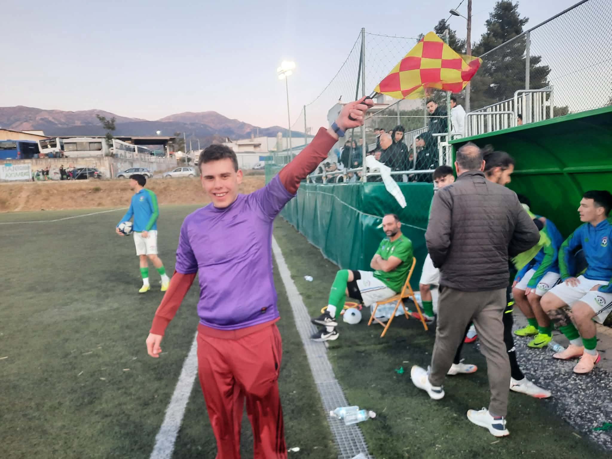 Απίστευτο σκηνικό σε αγώνα τοπικού στην Πάτρα: Τραυματίστηκε ο διαιτητής και τη θέση του πήρε… δημοσιογράφος