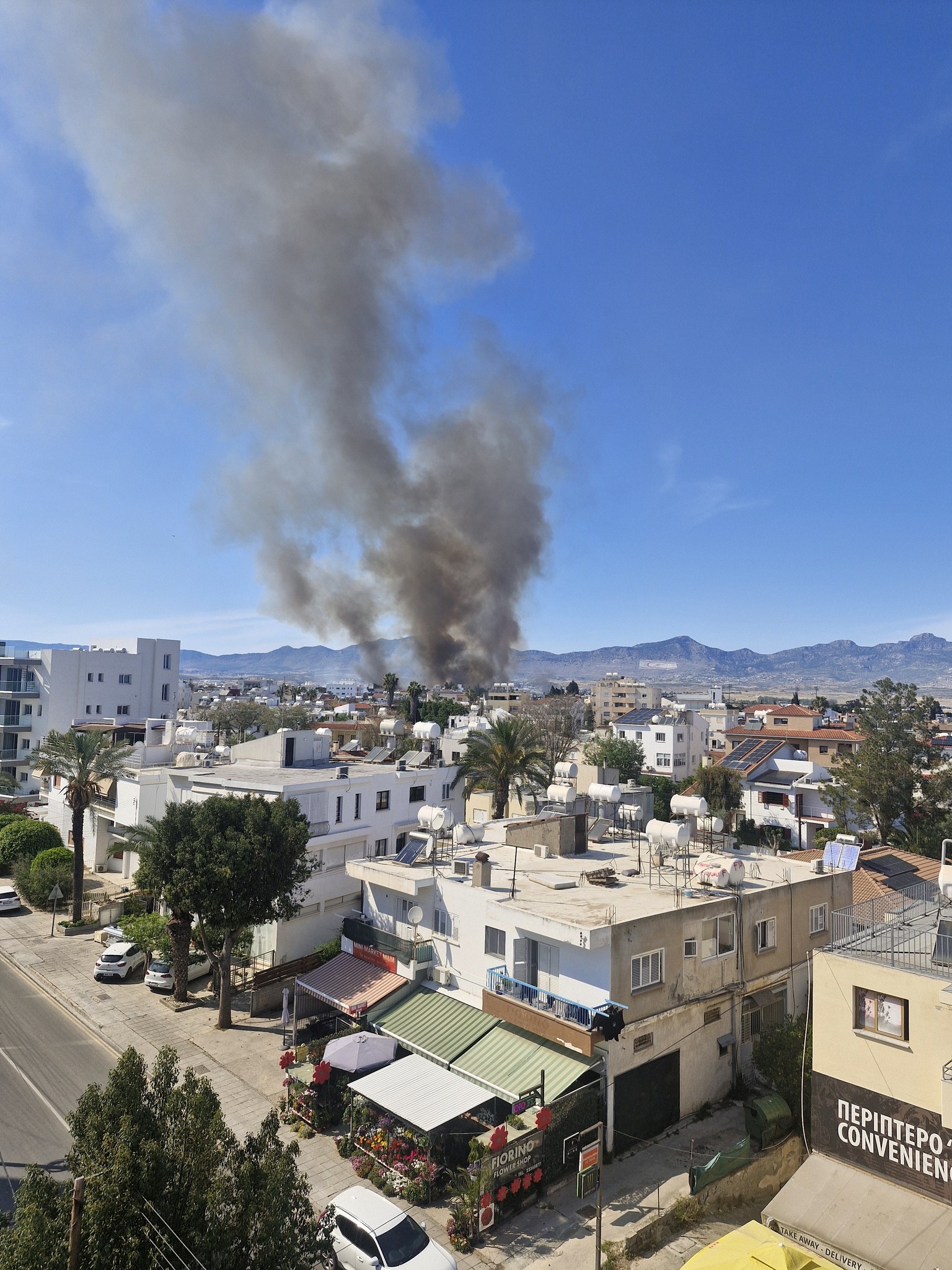 Μεγάλη πυκαγιά στη νεκρή ζώνη στο Καϊμακλί (ΦΩΤΟ-ΒΙΝΤΕΟ)