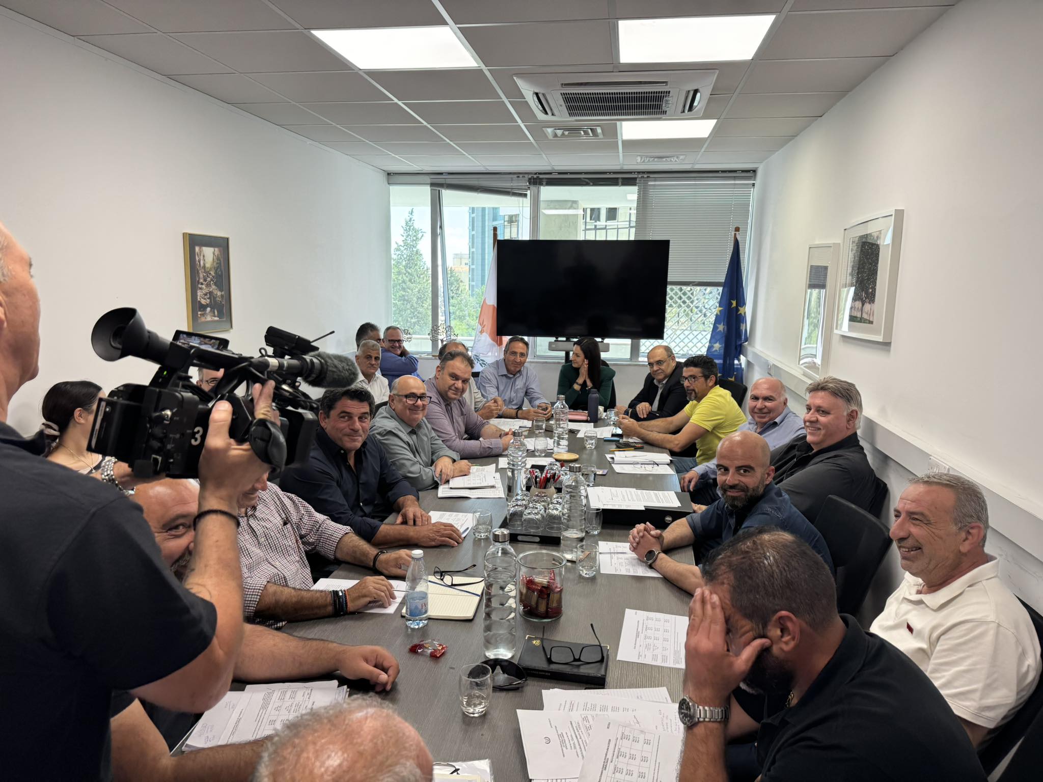 Δεν έλειψαν οι εντάσεις, αγκάθι το χαλούμι: Όλα όσα συμφωνήθηκαν στη συνάντηση Παναγιώτου-Κτηνοτρόφων