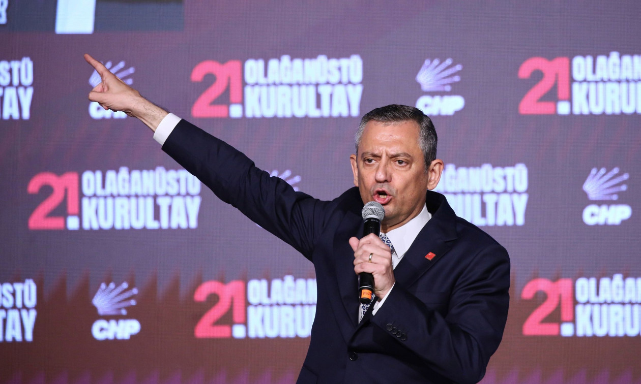 Πολιτικό σοκ στην Τουρκία: Δικαστήριο καθαίρεσε τον ηγέτη της αξιωματικής αντιπολίτευσης