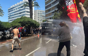 Καζάνι που βράζει η Τουρκία μετά την καθαίρεση Οζγκύρ Οζέλ, επεισόδια στη Σμύρνη