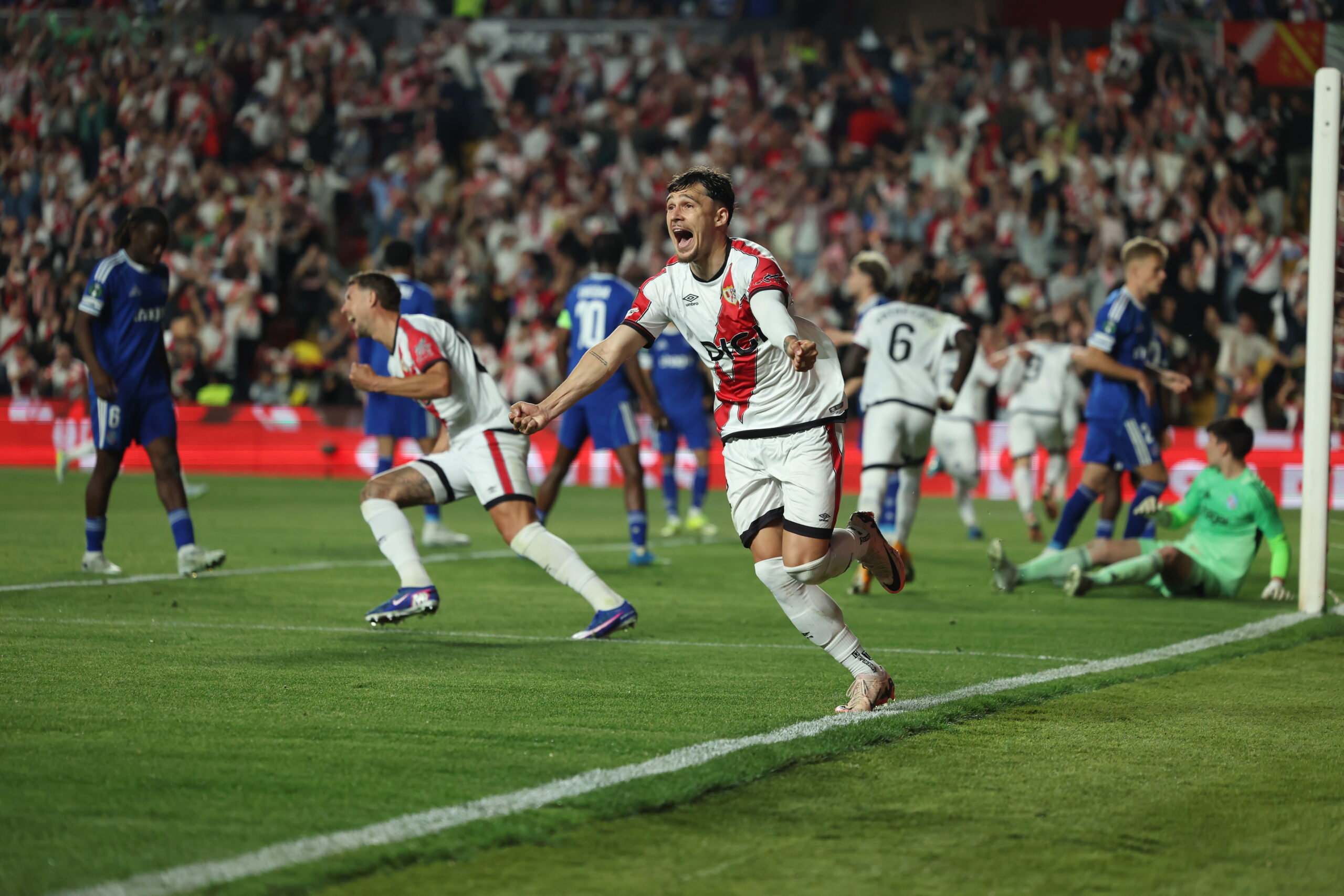 Δε σταματά να ονειρεύεται η Ράγιο – Βήμα πρόκρισης και για την Πάλας (ΒΙΝΤΕΟ)