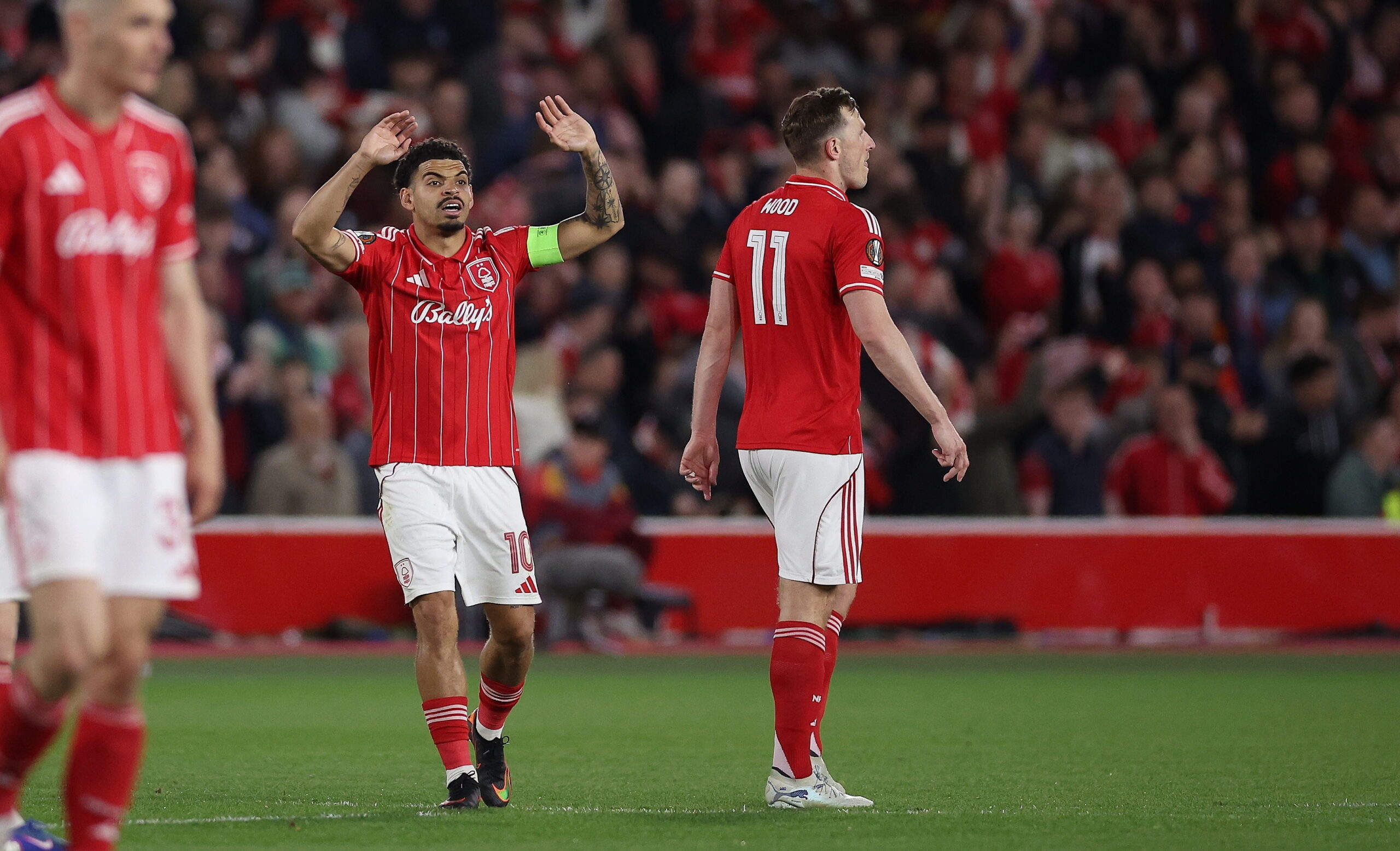 Προβάδισμα πρόκρισης στον τελικό για Νότιγχαμ Φόρεστ και Μπράγκα (ΒΙΝΤΕΟ)