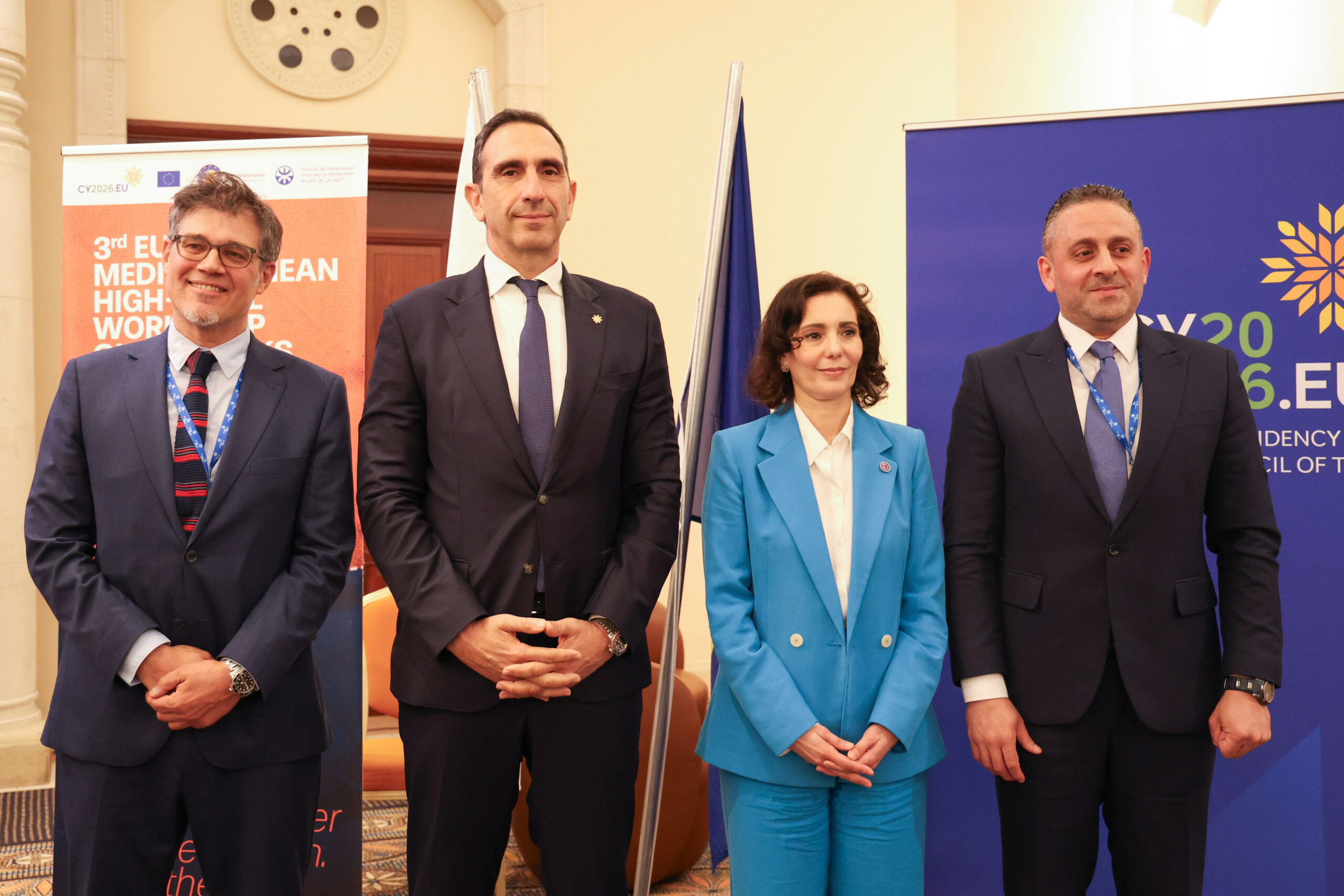 &Epsilon;&nu;&delta;&upsilon;&nu;ά&mu;&omega;&sigma;&eta; &sigma;&upsilon;&nu;&epsilon;&rho;&gamma;&alpha;&sigma;ί&alpha;&sigmaf; &Epsilon;&Epsilon;-&chi;&omega;&rho;ώ&nu; &Mu;&epsilon;&sigma;&omicron;&gamma;&epsilon;ί&omicron;&upsilon; &gamma;&iota;&alpha; &delta;&iota;&alpha;&chi;&epsilon;ί&rho;&iota;&sigma;&eta; &kappa;&rho;ί&sigma;&epsilon;&omega;&nu;, &sigma;&upsilon;&zeta;ή&tau;&eta;&sigma;&alpha;&nu; &Iota;&omega;ά&nu;&nu;&omicron;&upsilon; &kappa;&alpha;&iota; &Lambda;&alpha;&mu;&pi;ί&mu;&pi;