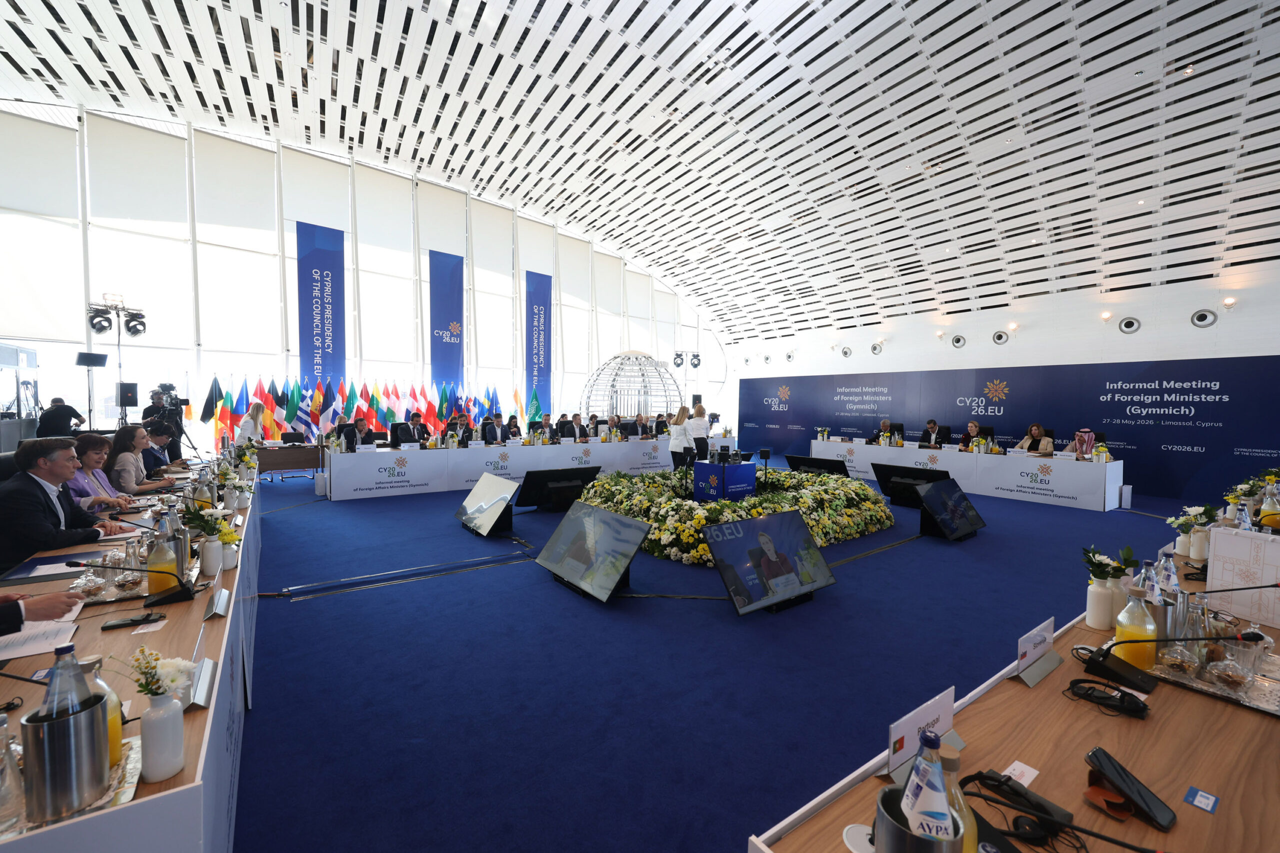 &Mu;&epsilon;&gamma;&alpha;&lambda;ύ&tau;&epsilon;&rho;&eta;&nbsp;&pi;ί&epsilon;&sigma;&eta;&nbsp;&sigma;&tau;&eta; &Rho;&omega;&sigma;ί&alpha; &kappa;&alpha;&iota; &sigma;&upsilon;&nu;έ&chi;&epsilon;&iota;&alpha; &sigma;&tau;ή&rho;&iota;&xi;&eta;&sigmaf; &tau;&eta;&sigmaf; &Omicron;&upsilon;&kappa;&rho;&alpha;&nu;ί&alpha;&sigmaf; &zeta;&eta;&tau;&omicron;ύ&nu; &omicron;&iota; &Upsilon;&Pi;&Epsilon;&Xi; &tau;&eta;&sigmaf; &Epsilon;&Epsilon;