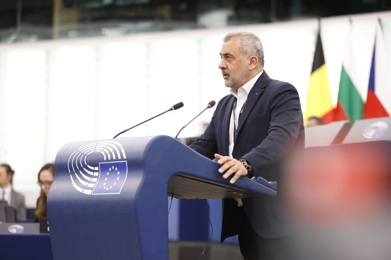 &Epsilon;&pi;&iota;&sigma;&tau;&omicron;&lambda;ή &Phi;&omicron;&upsilon;&rho;&lambda;ά &pi;&rho;&omicron;&sigmaf; &epsilon;&upsilon;&rho;&omega;&pi;&alpha;ϊ&kappa;&omicron;ύ&sigmaf; &theta;&epsilon;&sigma;&mu;&omicron;ύ&sigmaf;: &Kappa;&alpha;&tau;&alpha;&gamma;&gamma;έ&lambda;&lambda;&epsilon;&iota; &Tau;&omicron;&upsilon;&rho;&kappa;ί&alpha; &gamma;&iota;&alpha; &epsilon;&nu;&sigma;&omega;&mu;ά&tau;&omega;&sigma;&eta; &tau;&eta;&sigmaf; &laquo;&Gamma;&alpha;&lambda;ά&zeta;&iota;&alpha;&sigmaf; &Pi;&alpha;&tau;&rho;ί&delta;&alpha;&sigmaf;&raquo; &sigma;&tau;&omicron; &epsilon;&sigma;&omega;&tau;&epsilon;&rho;&iota;&kappa;ό &tau;&eta;&sigmaf; &delta;ί&kappa;&alpha;&iota;&omicron;