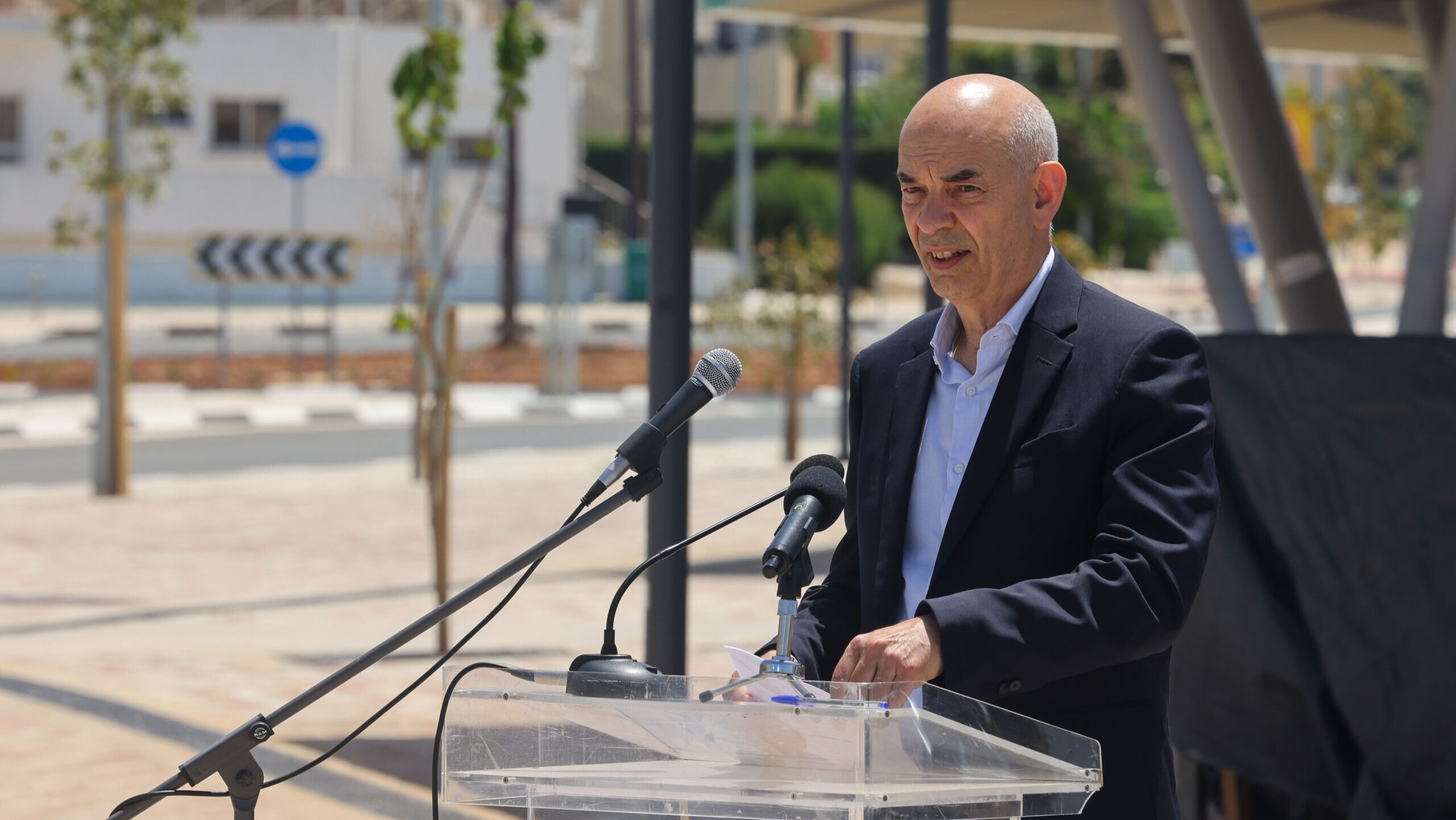 &Tau;έ&sigma;&sigma;&epsilon;&rho;&iota;&sigmaf; &Delta;&eta;&mu;ά&rho;&chi;&omicron;&upsilon;&sigmaf; &kappa;&alpha;&iota; &delta;ύ&omicron; &Kappa;&omicron;&iota;&nu;&omicron;&tau;ά&rho;&chi;&epsilon;&sigmaf; &beta;&lambda;έ&pi;&epsilon;&iota; &omicron; &Beta;&alpha;&phi;&epsilon;ά&delta;&eta;&sigmaf; &gamma;&iota;&alpha; &tau;&omicron; &kappa;&upsilon;&kappa;&lambda;&omicron;&phi;&omicron;&rho;&iota;&alpha;&kappa;ό &tau;&eta;&sigmaf; &Lambda;&epsilon;&mu;&epsilon;&sigma;&omicron;ύ