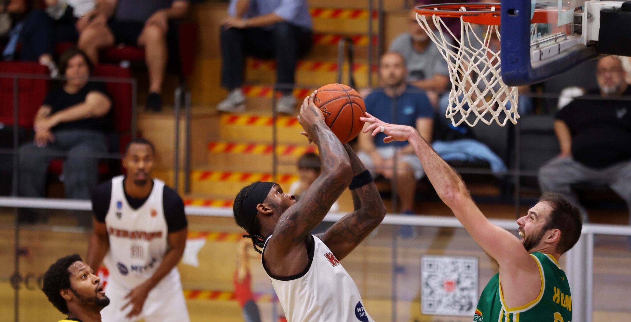 ECOMMBX Basket League: Ο Κεραυνός ισοφάρισε σε 2-2 τη σειρά με την ΑΕΚ και ο τίτλος θα κριθεί στο Game 5