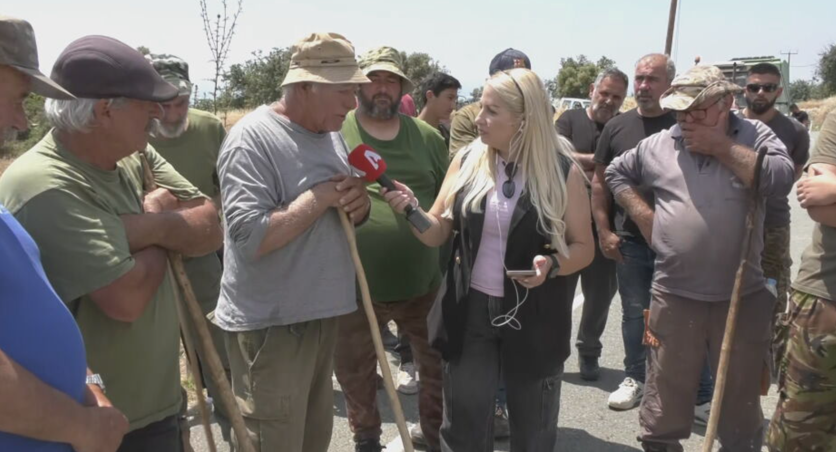 «Ας έρτουν και είμαστε καλοί»: Δεν κάνουν βήμα πίσω οι κτηνοτρόφοι στην Πάχνα (ΒΙΝΤΕΟ)