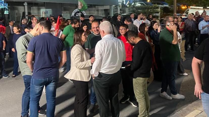 &Beta;&Iota;&Nu;&Tau;&Epsilon;&Omicron;: &laquo;&Tau;&omicron; &kappa;ό&mu;&mu;&alpha; &sigma;&omicron;&upsilon; &lambda;&alpha;έ&raquo; &phi;&omega;&nu;ά&zeta;&omicron;&upsilon;&nu; &psi;&eta;&phi;&omicron;&phi;ό&rho;&omicron;&iota; έ&xi;&omega; &alpha;&pi;ό &tau;&omicron; &Alpha;&Kappa;&Epsilon;&Lambda;