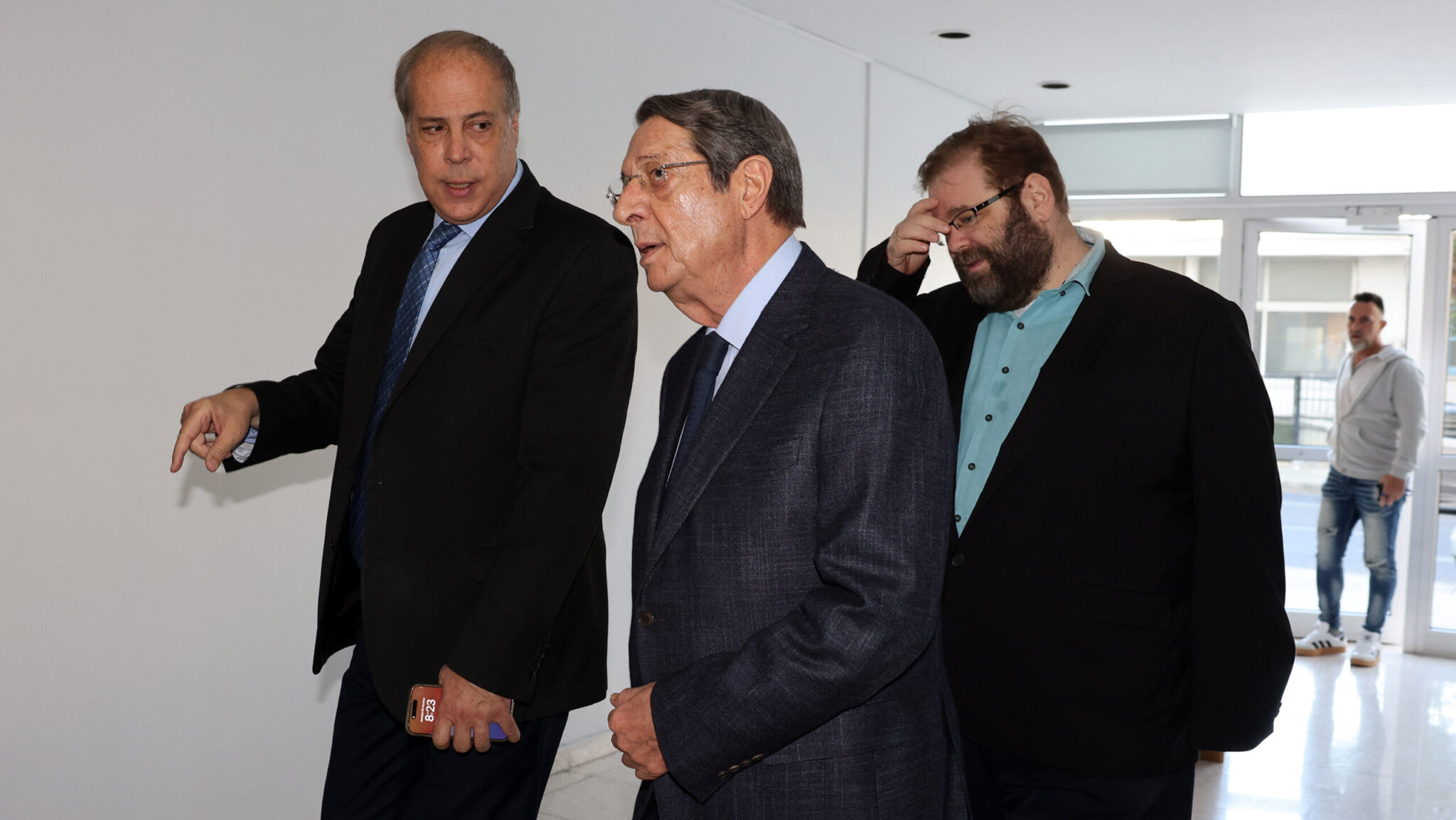 «Ο λαός να φτάσει στην κάλπη πληροφορημένος»: Αντιδράσεις για την απόφαση της Αρχής για το «Κράτος Μαφία»