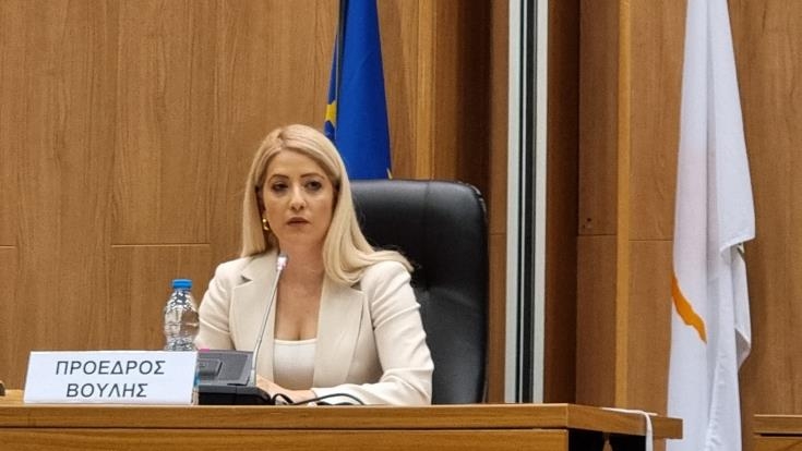 &Xi;&epsilon;&kappa;&alpha;&theta;&alpha;&rho;ί&zeta;&epsilon;&iota; &eta; &Alpha;. &Delta;&eta;&mu;&eta;&tau;&rho;ί&omicron;&upsilon; &gamma;&iota;&alpha; &tau;&eta;&nu; &Pi;&rho;&omicron;&epsilon;&delta;&rho;ί&alpha; &tau;&eta;&sigmaf; &Beta;&omicron;&upsilon;&lambda;ή&sigmaf;: &laquo;&Delta;&iota;&epsilon;&kappa;&delta;&iota;&kappa;&omicron;ύ&mu;&epsilon; &alpha;&upsilon;&tau;ό&nu;&omicron;&mu;&alpha;&raquo;