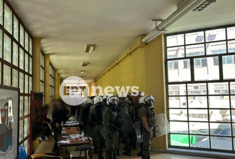 ΒΙΝΤΕΟ: Άγρια επίθεση αντιεξουσιαστών με ρόπαλα σε φοιτητές στο ΑΠΘ
