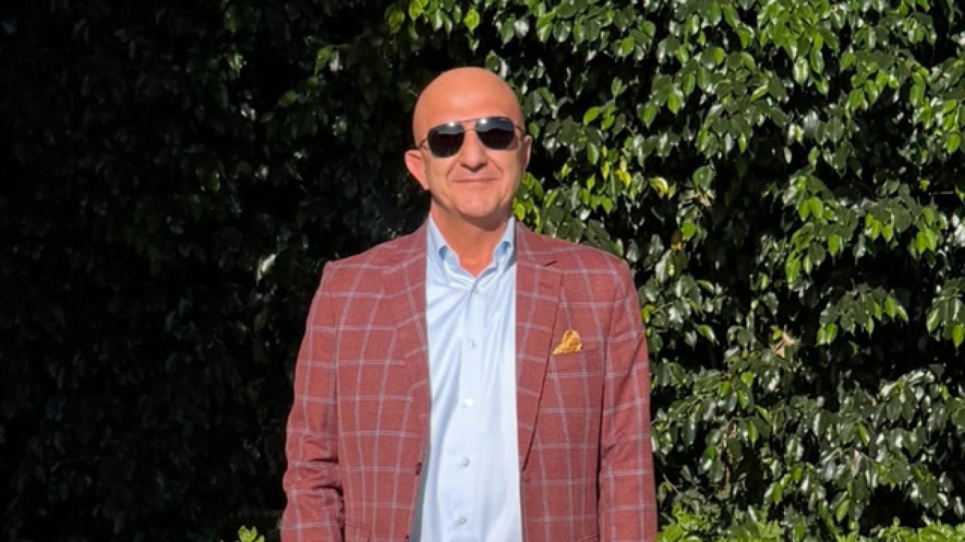Πέθανε ο αδερφός του Μεβλούτ Τσαβούσογλου: Τον είχαν βρει με τραύμα από πυροβόλο