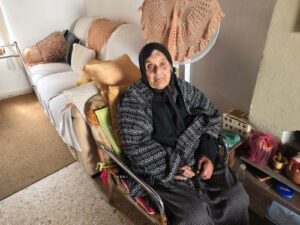 Ψηφοφόρος ετών 105: Η κυρία Αργυρή από την Τάλα ξανά στην κάλπη
