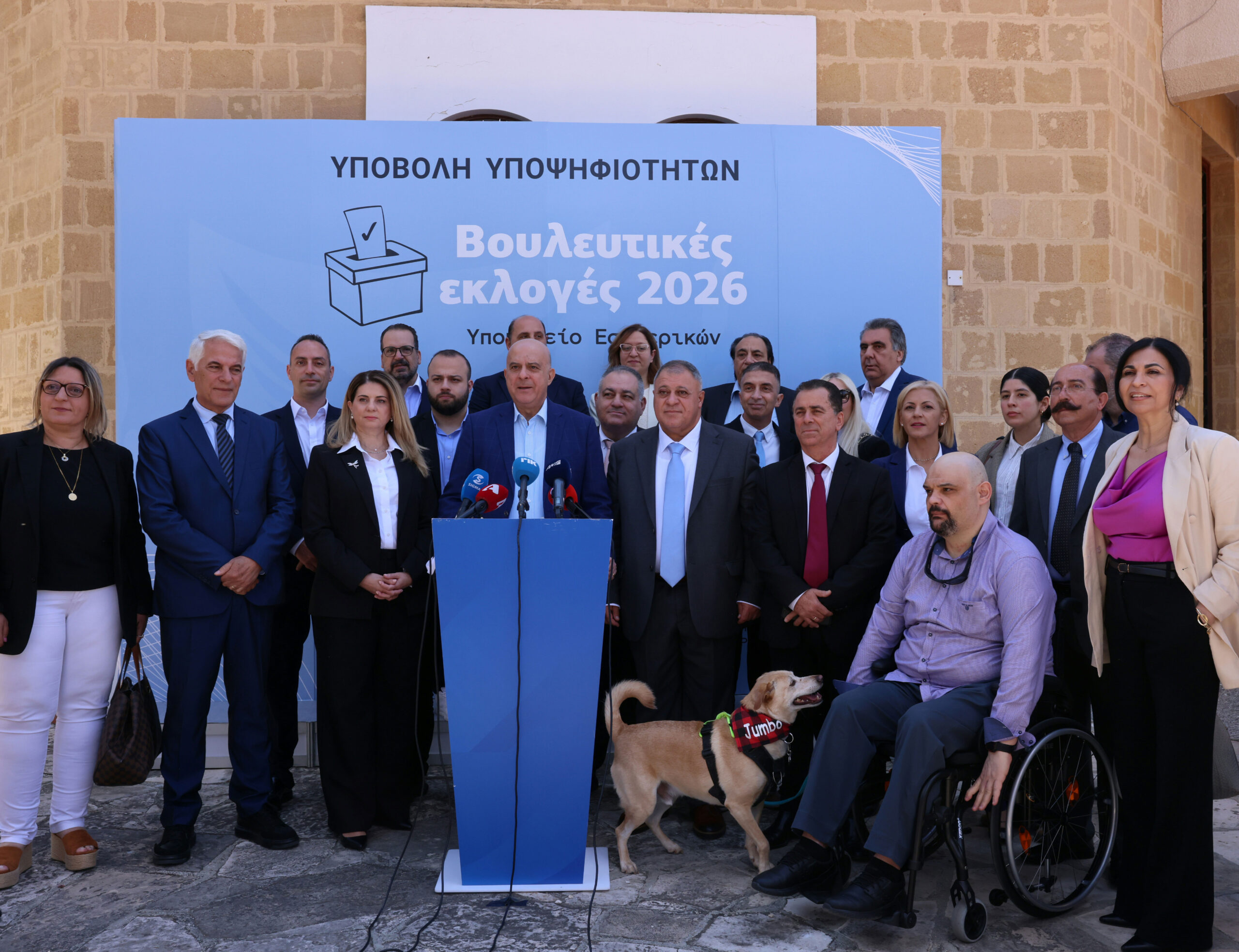 &laquo;&Omega;&sigmaf; &omicron; 57&omicron;&sigmaf; &upsilon;&pi;&omicron;&psi;ή&phi;&iota;&omicron;&sigmaf; &tau;&rho;έ&chi;&omega; &kappa;&alpha;&iota; &nu;&omicron;&iota;ά&zeta;&omicron;&mu;&alpha;&iota;&raquo;: &Omicron; &Omicron; &Kappa;&alpha;&rho;&omicron;&gamma;&iota;ά&nu; &alpha;&pi;&alpha;&nu;&tau;ά &sigma;&epsilon; ό&sigma;&omicron;&upsilon;&sigmaf; &lambda;έ&nu;&epsilon; ό&tau;&iota; &phi;&upsilon;&gamma;&omicron;&mu;ά&chi;&eta;&sigma;&epsilon;