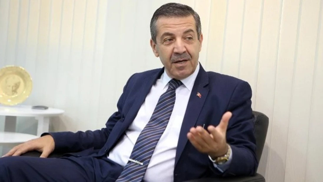 «Θα το μετανιώσουν»: Αποκαλεί τη συνεργασία ΚΔ-Ισραήλ «βρώμικη συμμαχία κατά των Τούρκων» ο Ερτουγρούλογλου
