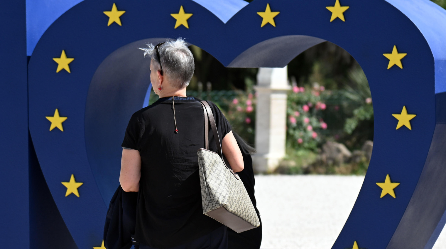 Πώς βλέπουν οι Κύπριοι την ΕΕ: Τα κύρια προβλήματα και οι προτεραιότητες που θέτουν