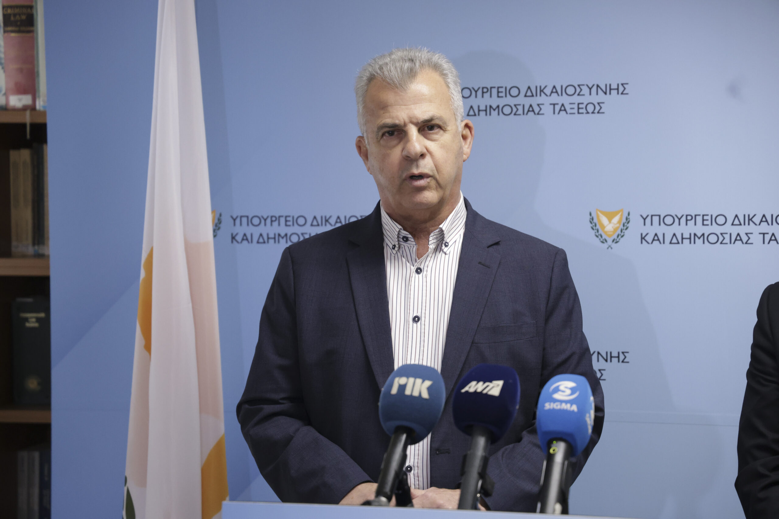&Omicron; &Phi;&upsilon;&tau;&iota;&rho;ή&sigmaf; &alpha;&pi;&alpha;&nu;&tau;ά &sigma;&tau;&eta;&nu; &laquo;&Iota;&sigma;ό&tau;&eta;&tau;&alpha;&raquo; &gamma;&iota;&alpha; &tau;&omicron;&nu; &Mu;&alpha;&lambda;&tau;έ&zeta;&omicron;: &Delta;&epsilon;&nu; &pi;&rho;ό&kappa;&epsilon;&iota;&tau;&alpha;&iota; &nu;&alpha; &epsilon;&pi;&iota;&tau;&rho;έ&psi;&omicron;&upsilon;&mu;&epsilon; &pi;&alpha;&rho;&epsilon;&mu;&beta;ά&sigma;&epsilon;&iota;&sigmaf; ή &pi;&iota;έ&sigma;&epsilon;&iota;&sigmaf; &gamma;&iota;&alpha; &alpha;&lambda;&lambda;ό&tau;&rho;&iota;&omicron;&upsilon;&sigmaf; &sigma;&kappa;&omicron;&pi;&omicron;ύ&sigmaf;