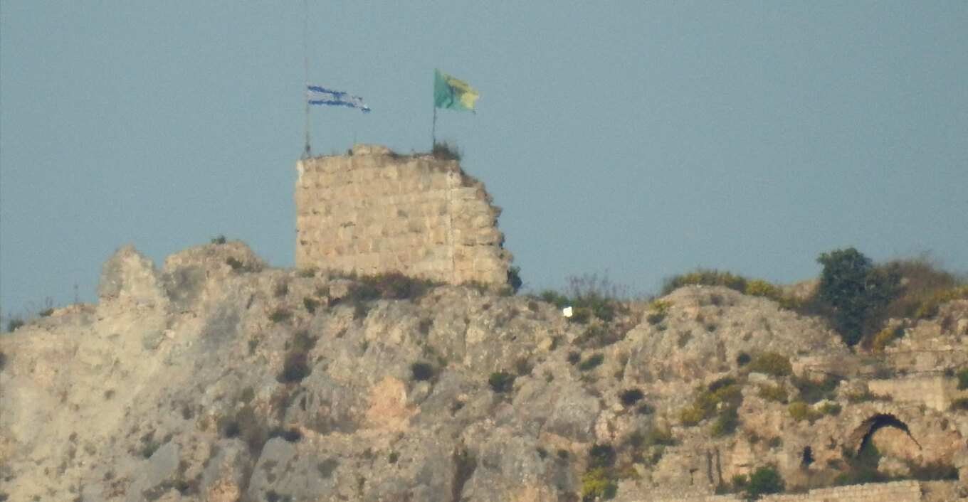Ο Ισραηλινός στρατός κατέλαβε το μεσαιωνικό φρούριο Μποφόρ και ύψωσε σημαία