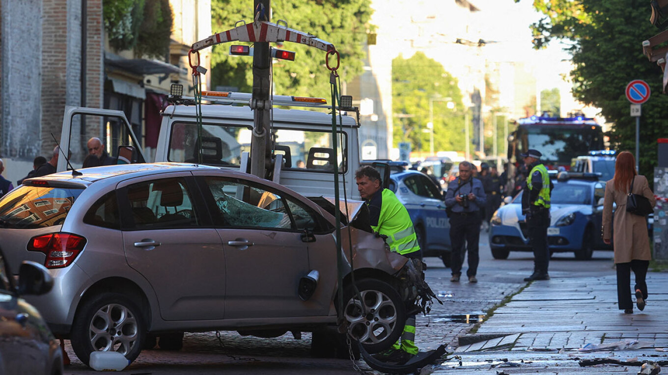 «Η Ιταλία δεν έχει πεθάνει»: Τι λέει ο άνδρας που μπλόκαρε τον οδηγό που παρέσυρε πεζούς