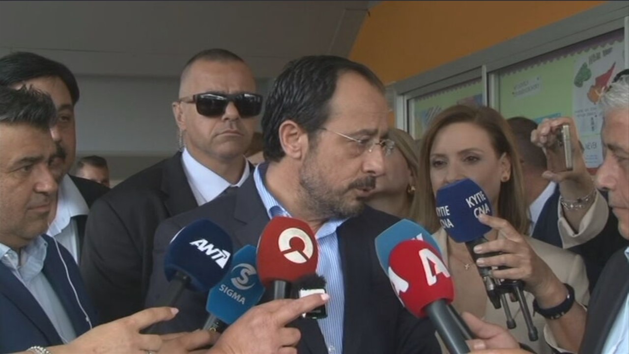 Σε οκτώ δευτερόλεπτα: Ψηφοφορία express από τον ΠτΔ στη βάση του «ιδεολογικοπολιτικού του προσανατολισμού»